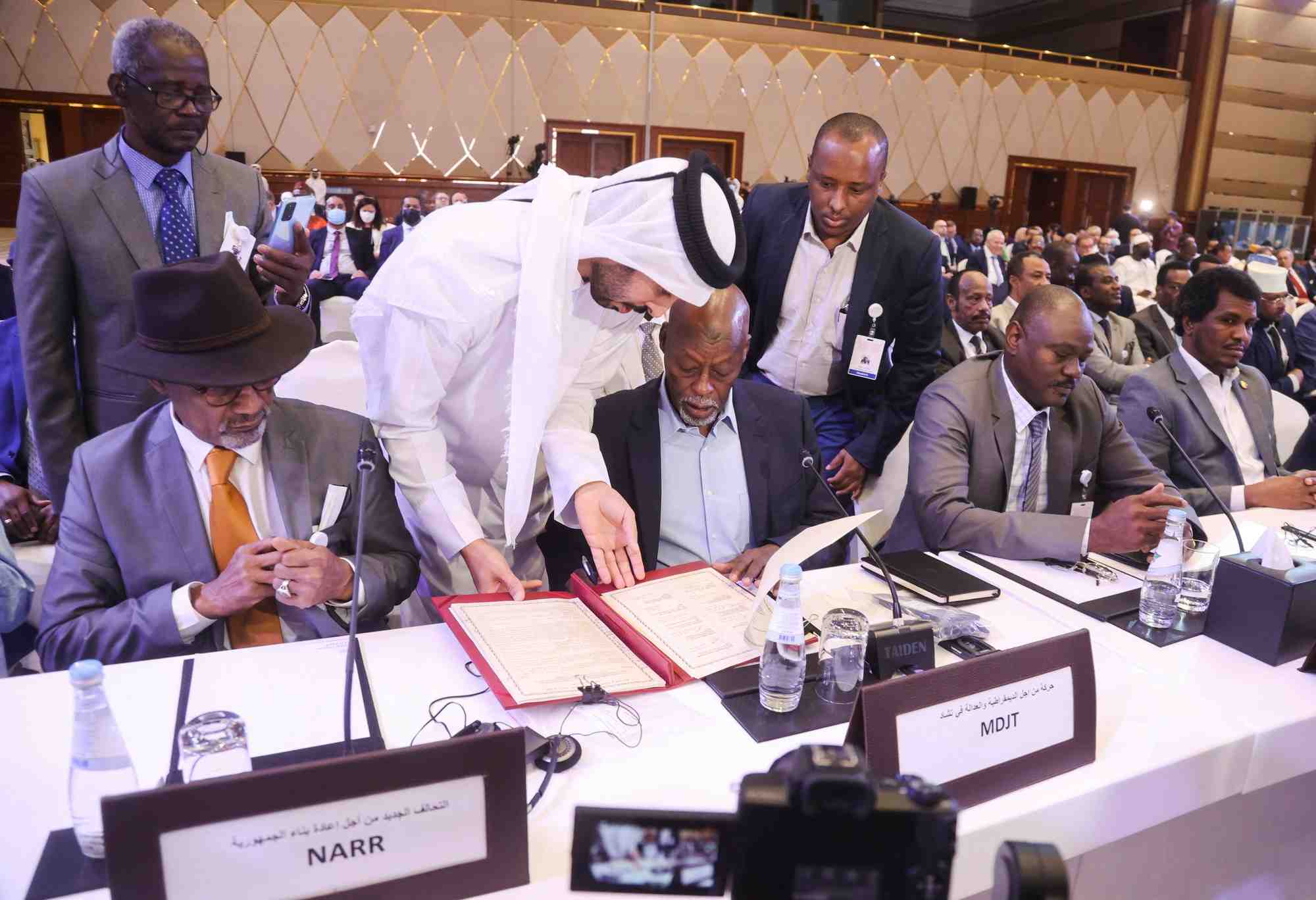 Tchad: junte et rebelles signent un accord pour un "dialogue national" au qatar