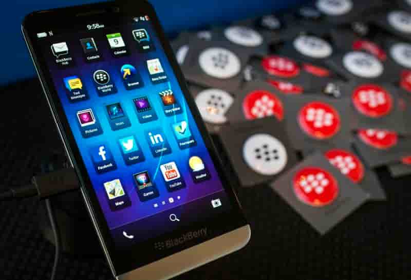 BlackBerry pourrait cesser de fabriquer des téléphones