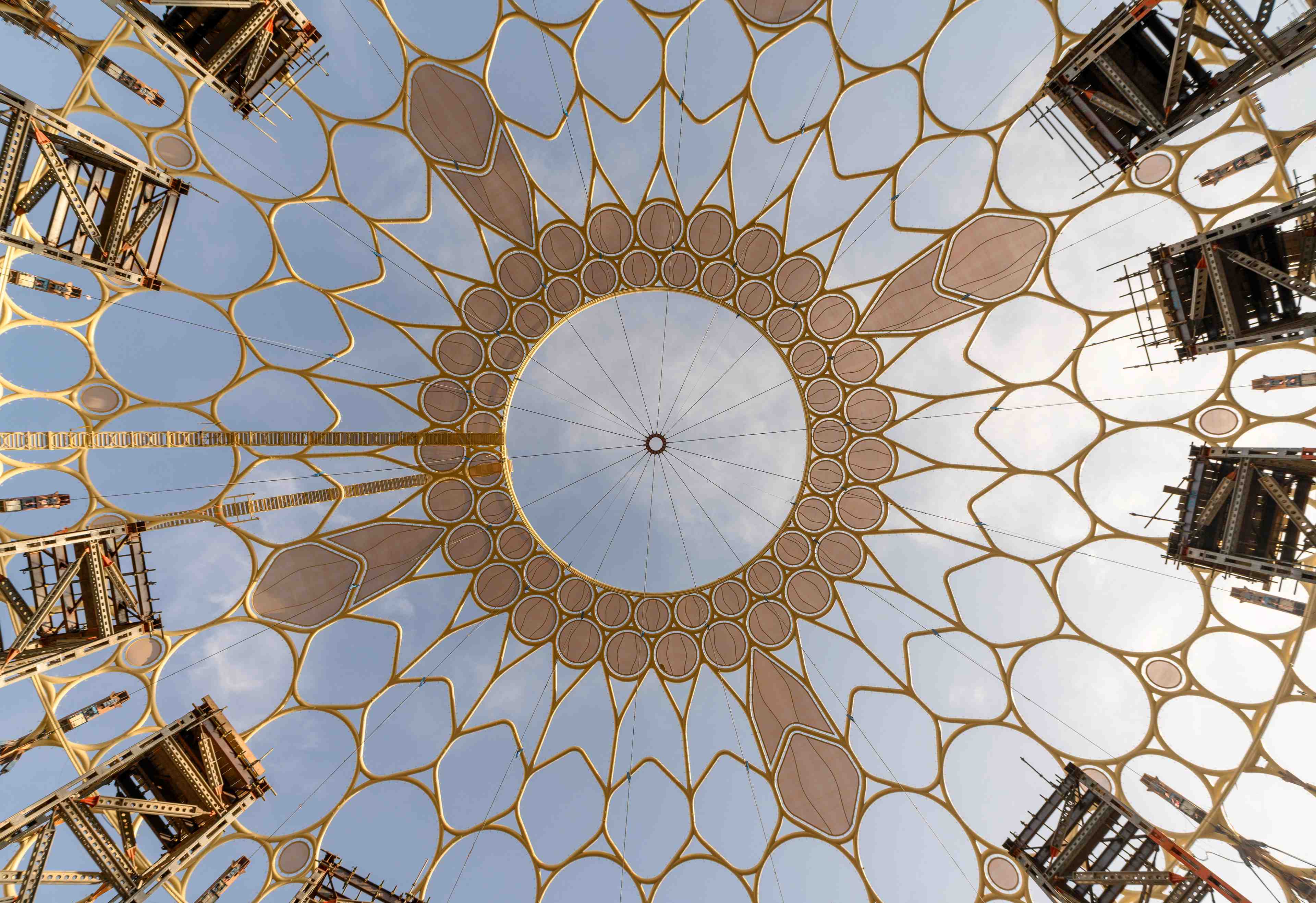 Coronavirus: l'expo 2020 de dubai reportee