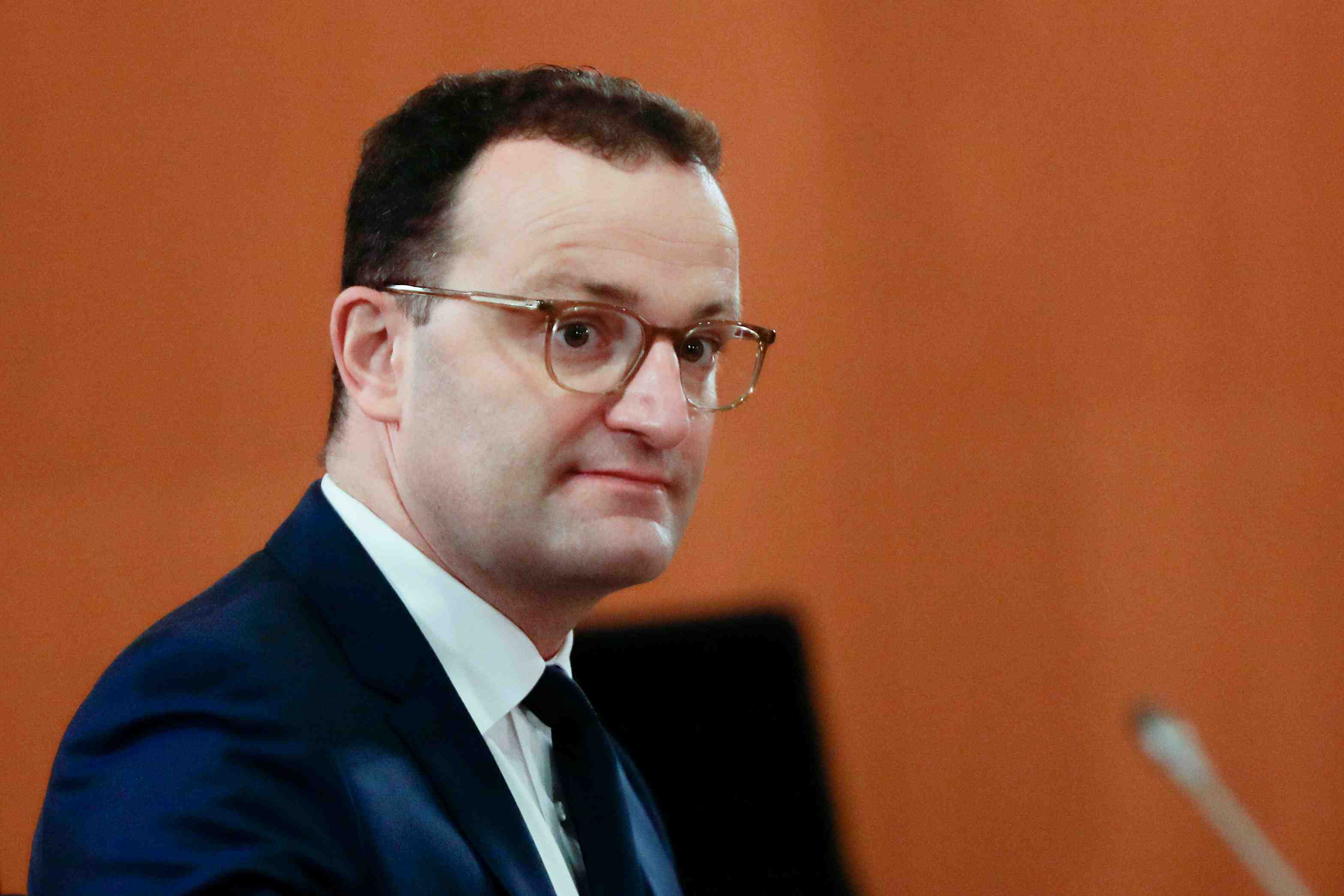 L'ue va discuter de possibles limitations aux voyages non-essentiels en europe