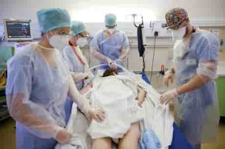 Coronavirus: nouvelle hausse des hospitalisations et reanimations en france