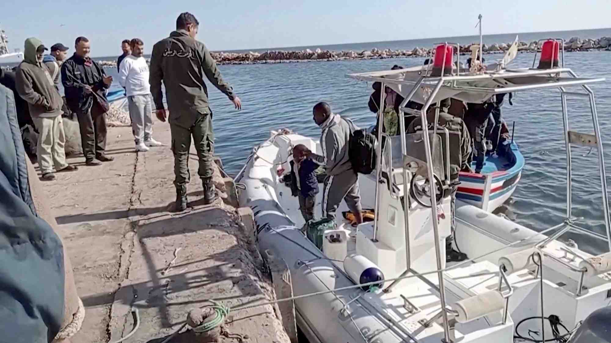 Au moins 12 migrants meurent noyes au large de la tunisie