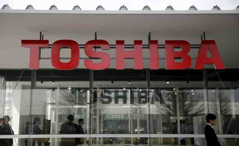 Toshiba reporte ses comptes, etudie ses options pour westinghouse