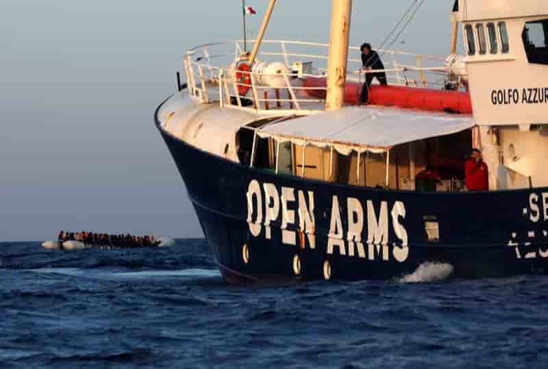 Un millier de migrants secourus par des ong au large de la libye