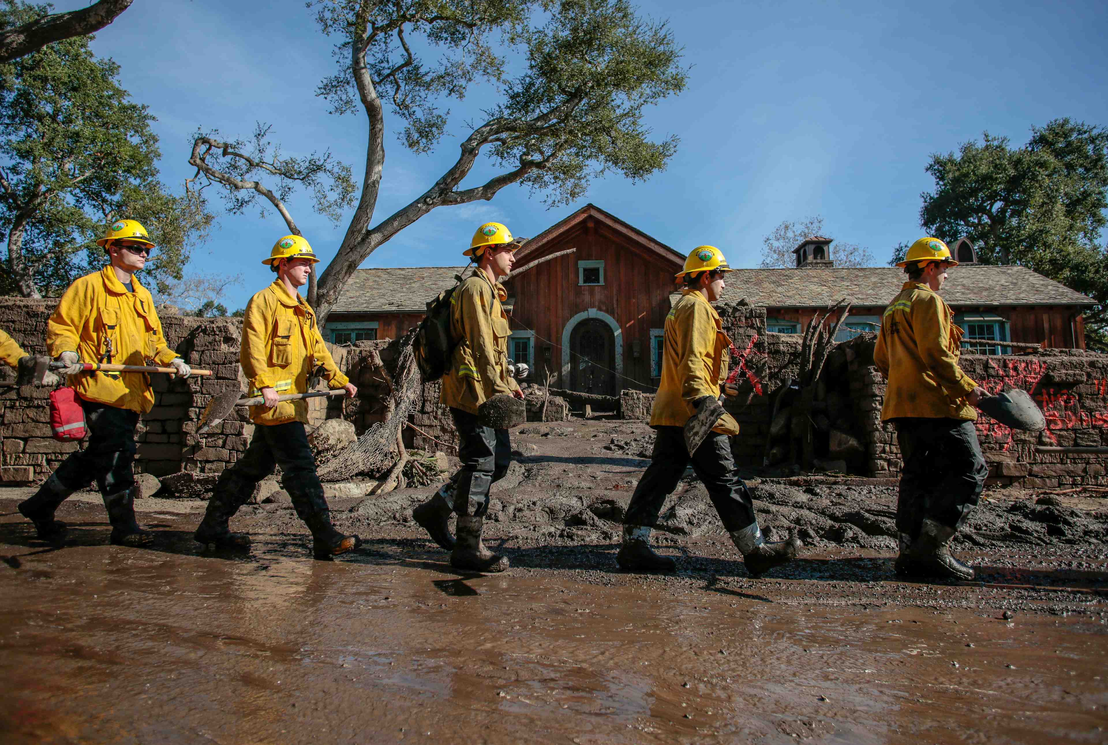 Les coulees de boue ont fait 18 morts en californie