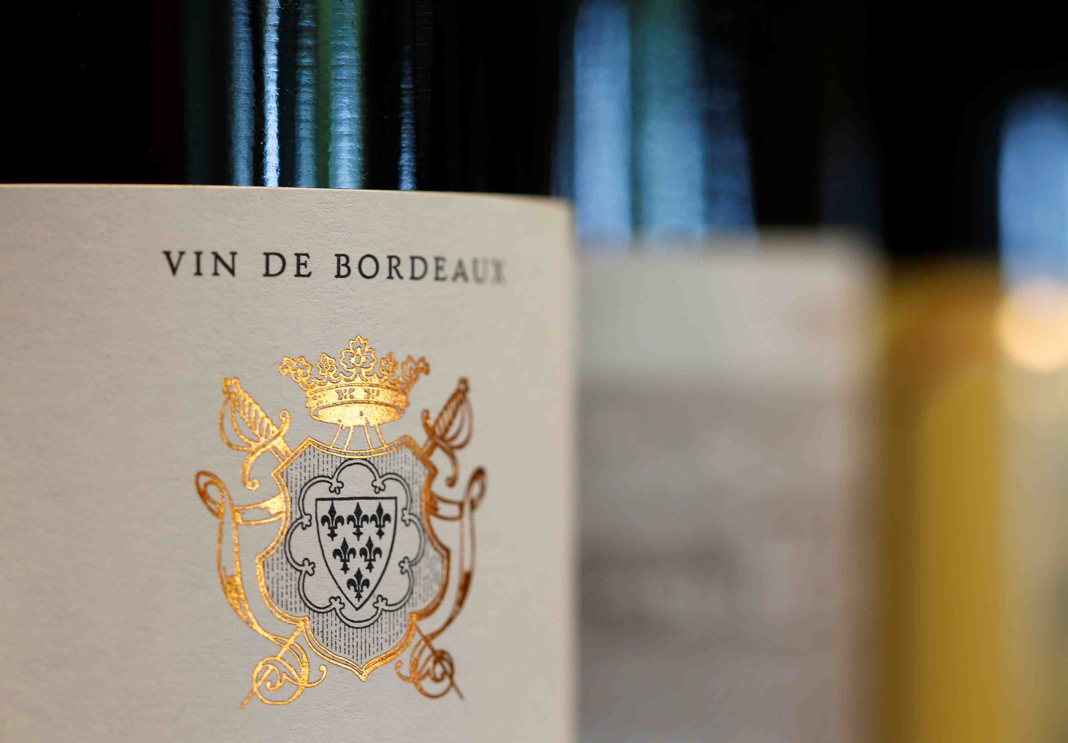 "taxe gafa": trump menace a nouveau de represailles les vins francais