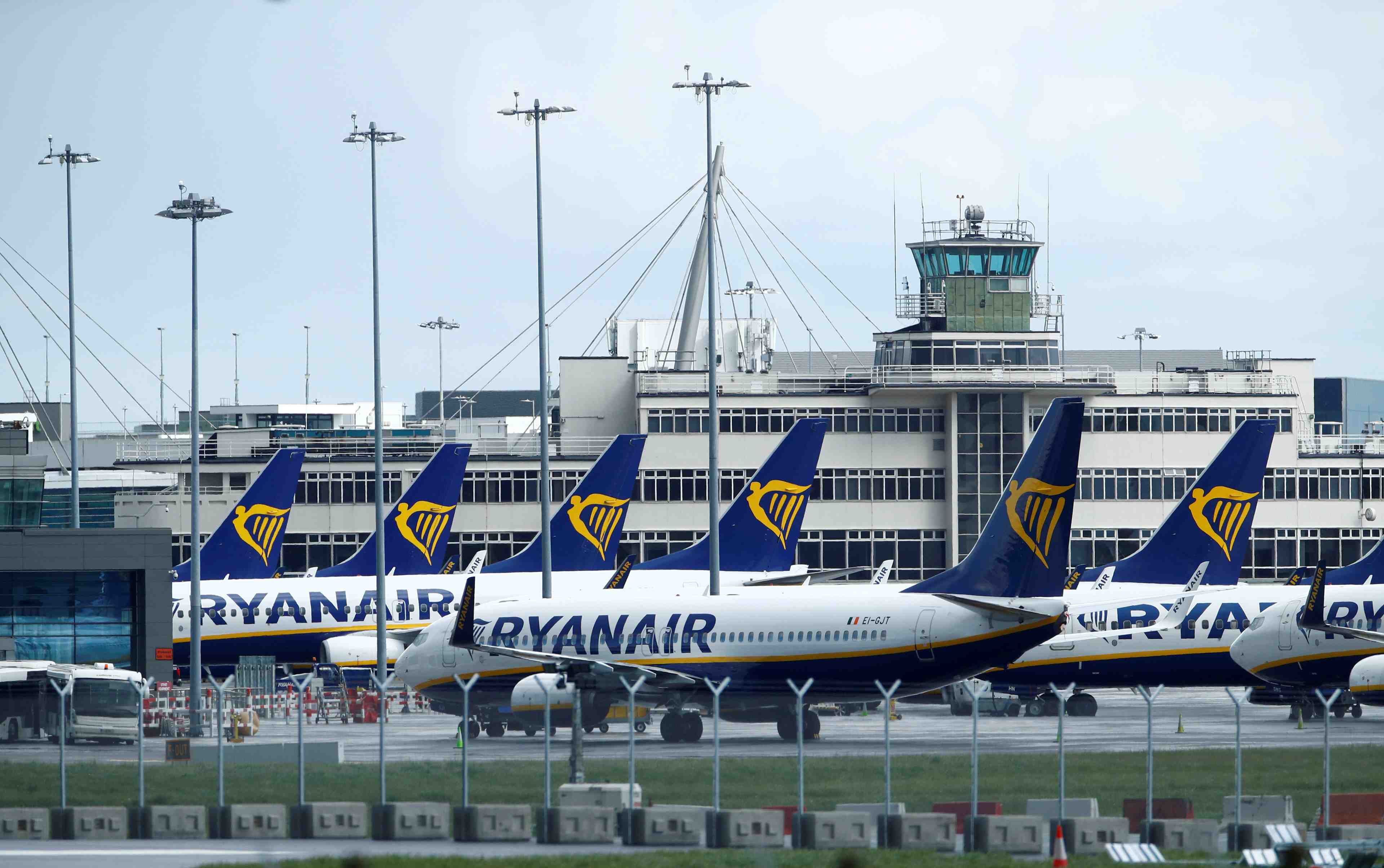Ryanair: nouvelles reductions de capacites prevues apres une perte pendant l'ete