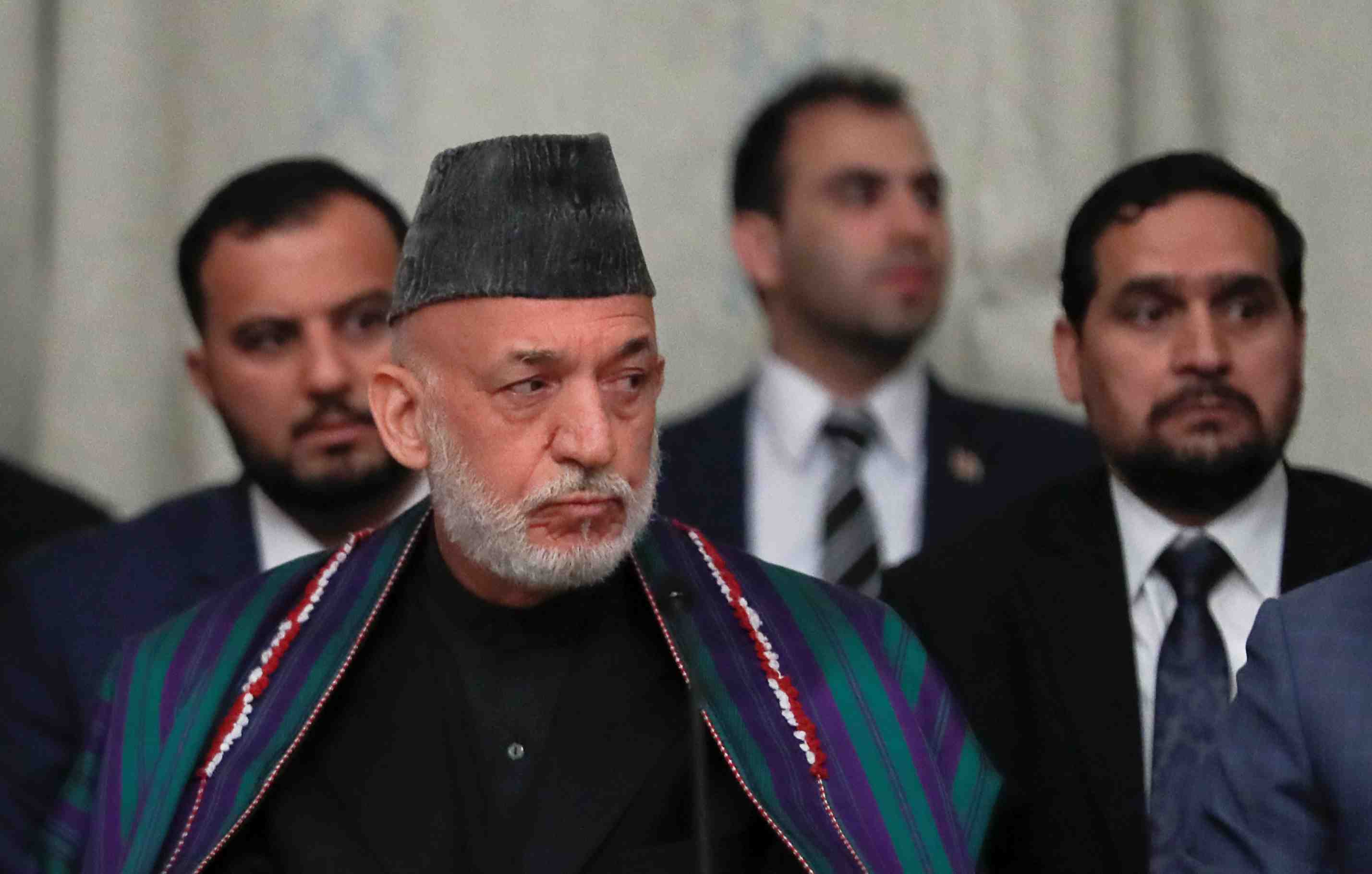 Afghanistan: rencontre entre un responsable taliban et l'ancien president karzai