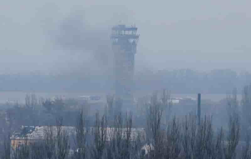 L'armee ukrainienne se retire du terminal de l'aeroport de donetsk