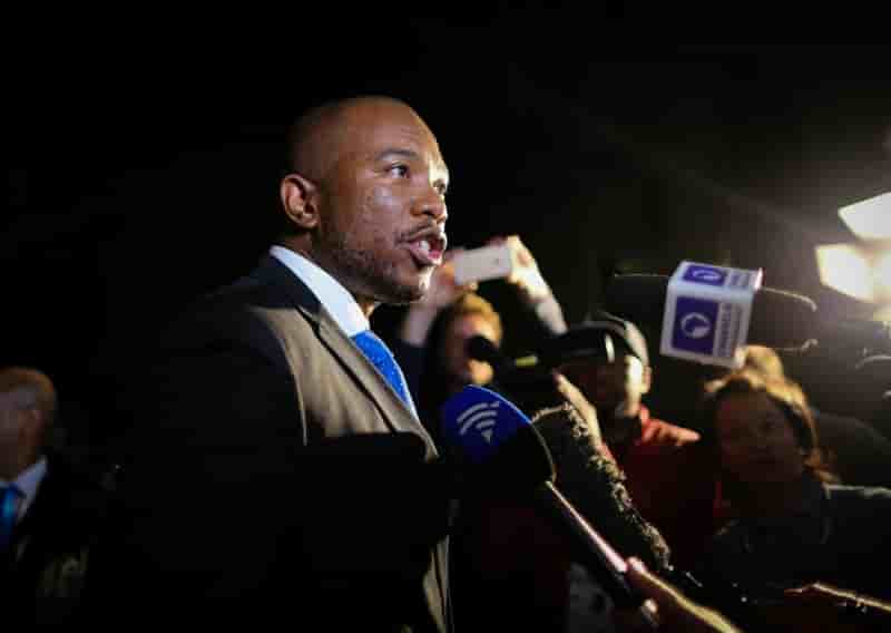 L'opposition sud-africaine appelle a la dissolution du parlement