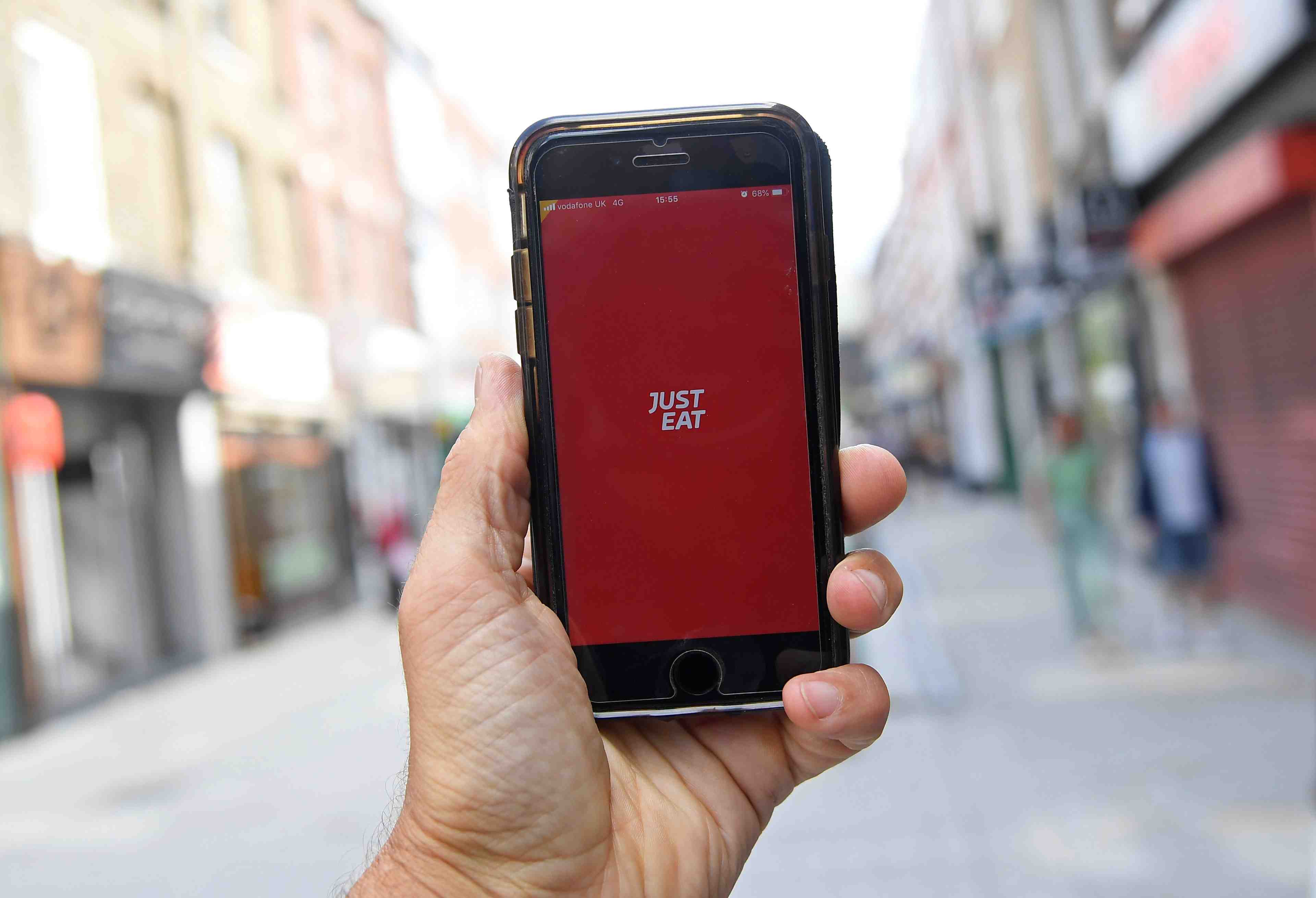 Un grand actionnaire de just eat contre la fusion avec takeaway