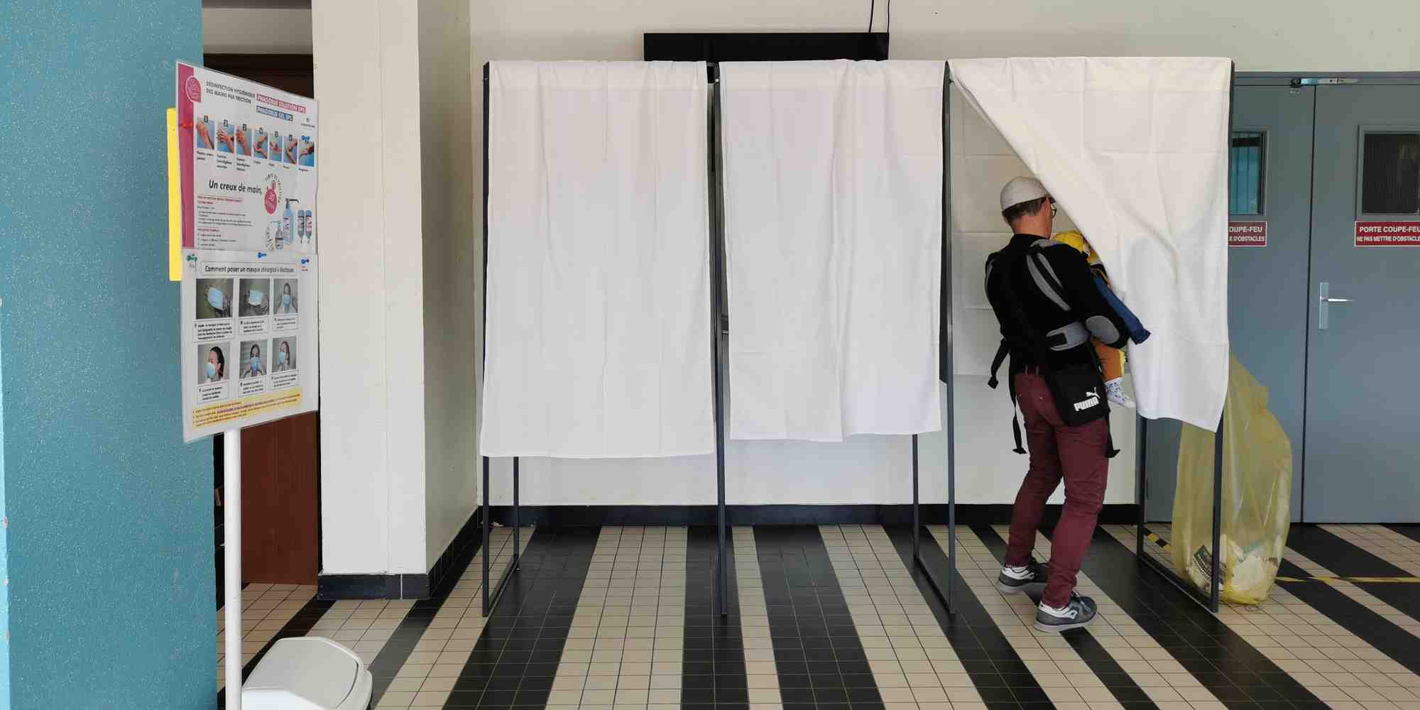 La proposition de loi vise à instaurer une élection directe du conseil municipal, et donc du maire.