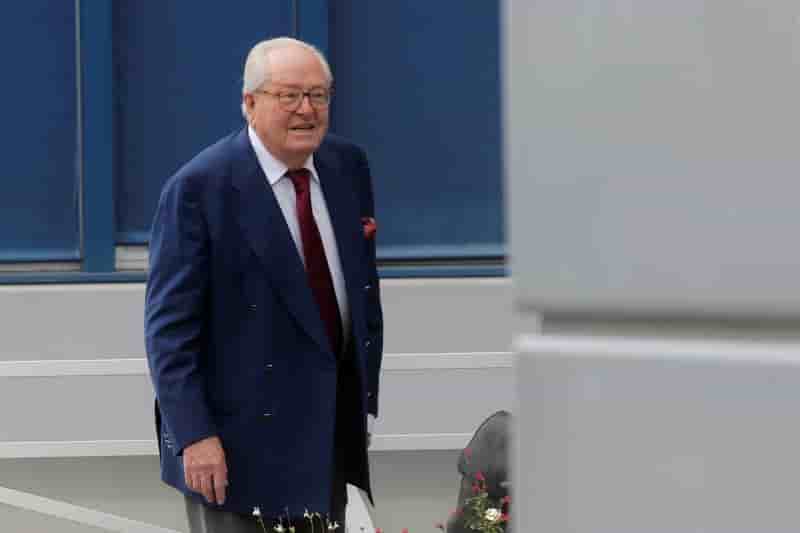 Les bureaux de jean-marie le pen a saint-cloud perquisitionnes