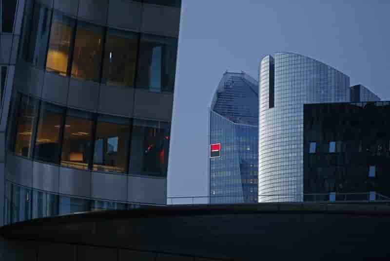 Societe generale compte supprimer 125 emplois dans sa bfi