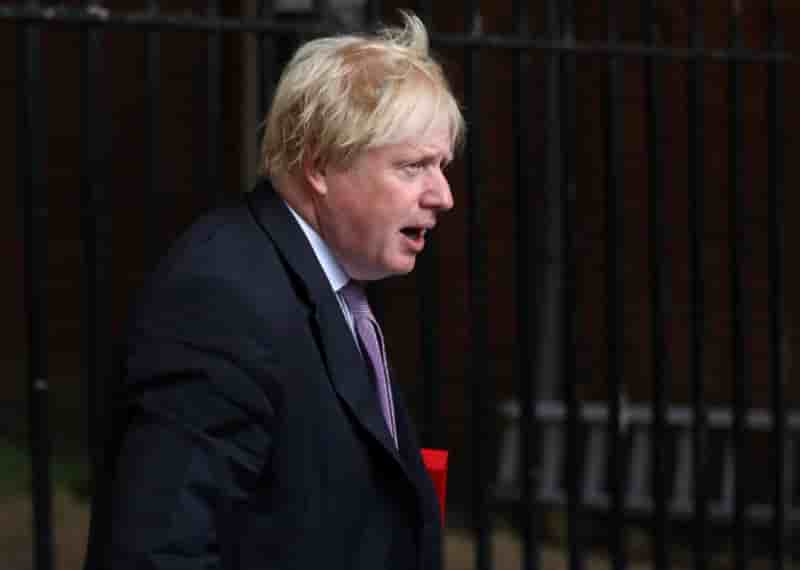 Boris johnson vise par une enquete apres ses propos sur la burqa