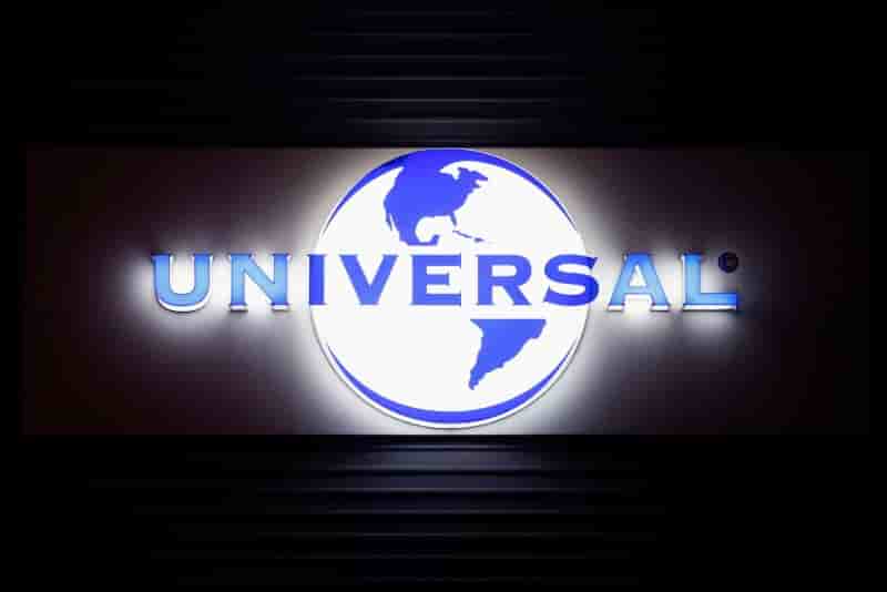 Vivendi cede 7,1 % du capital d'umg a pershing pour 2,8 milliards de dollars
