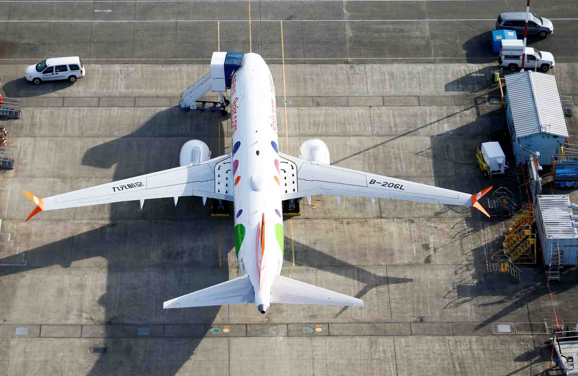 Une photo aerienne montre un boeing 737 max 9 a boeing field, a seattle