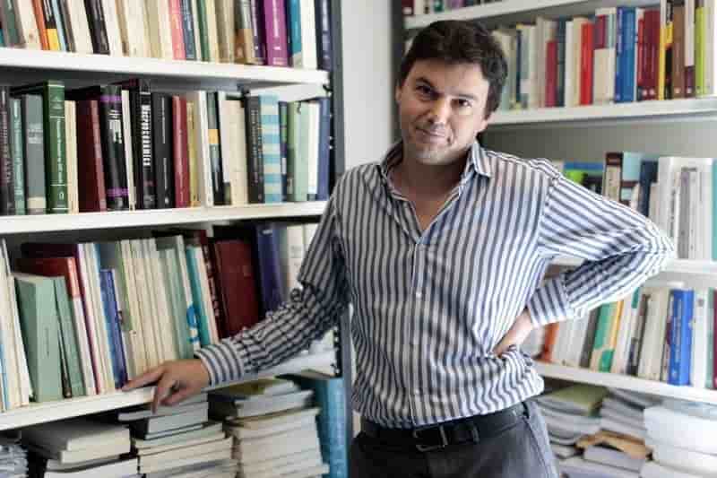 L'executif minimise le refus de piketty de la legion d'honneur