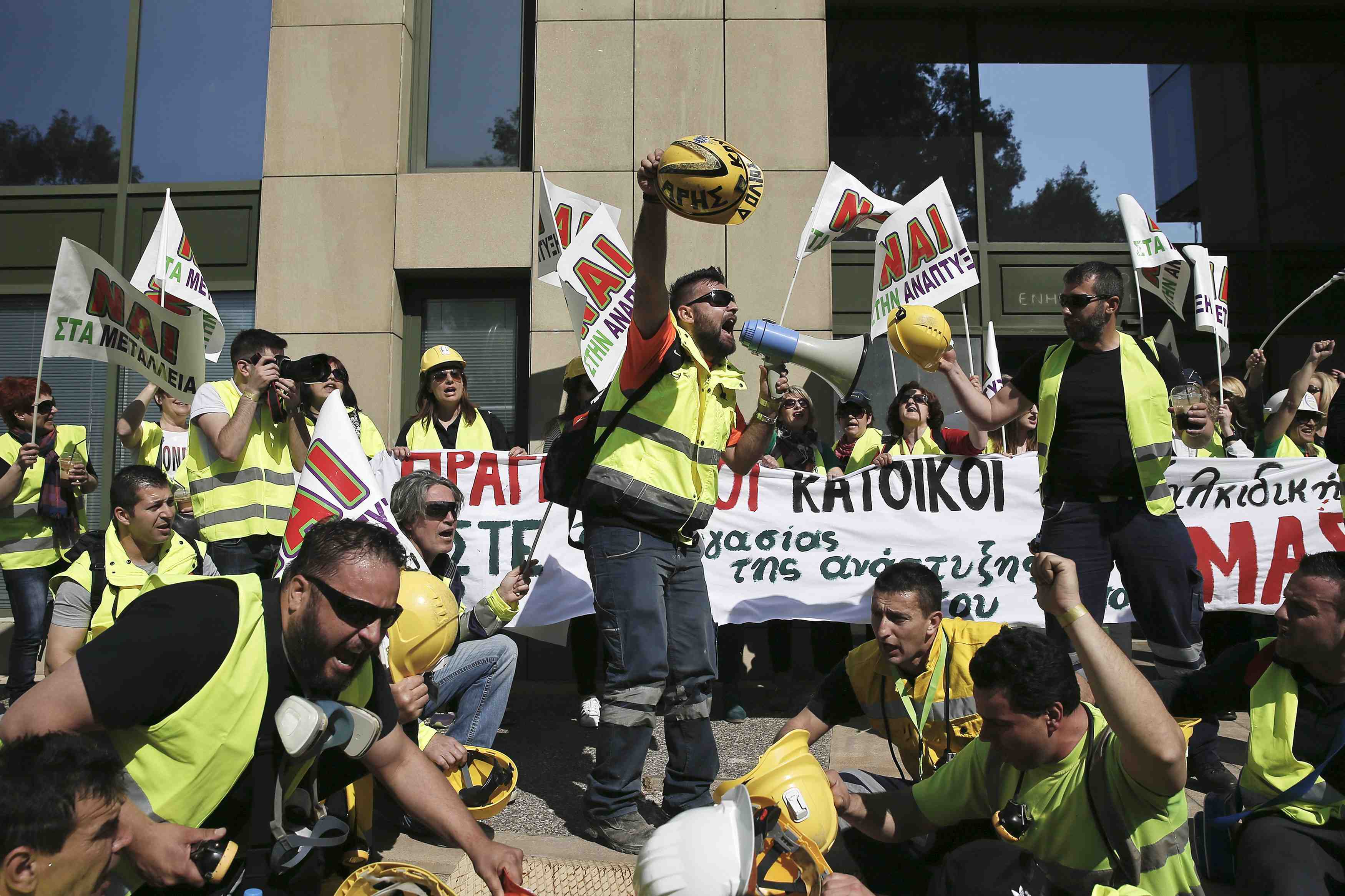 Des mineurs manifestent a athenes