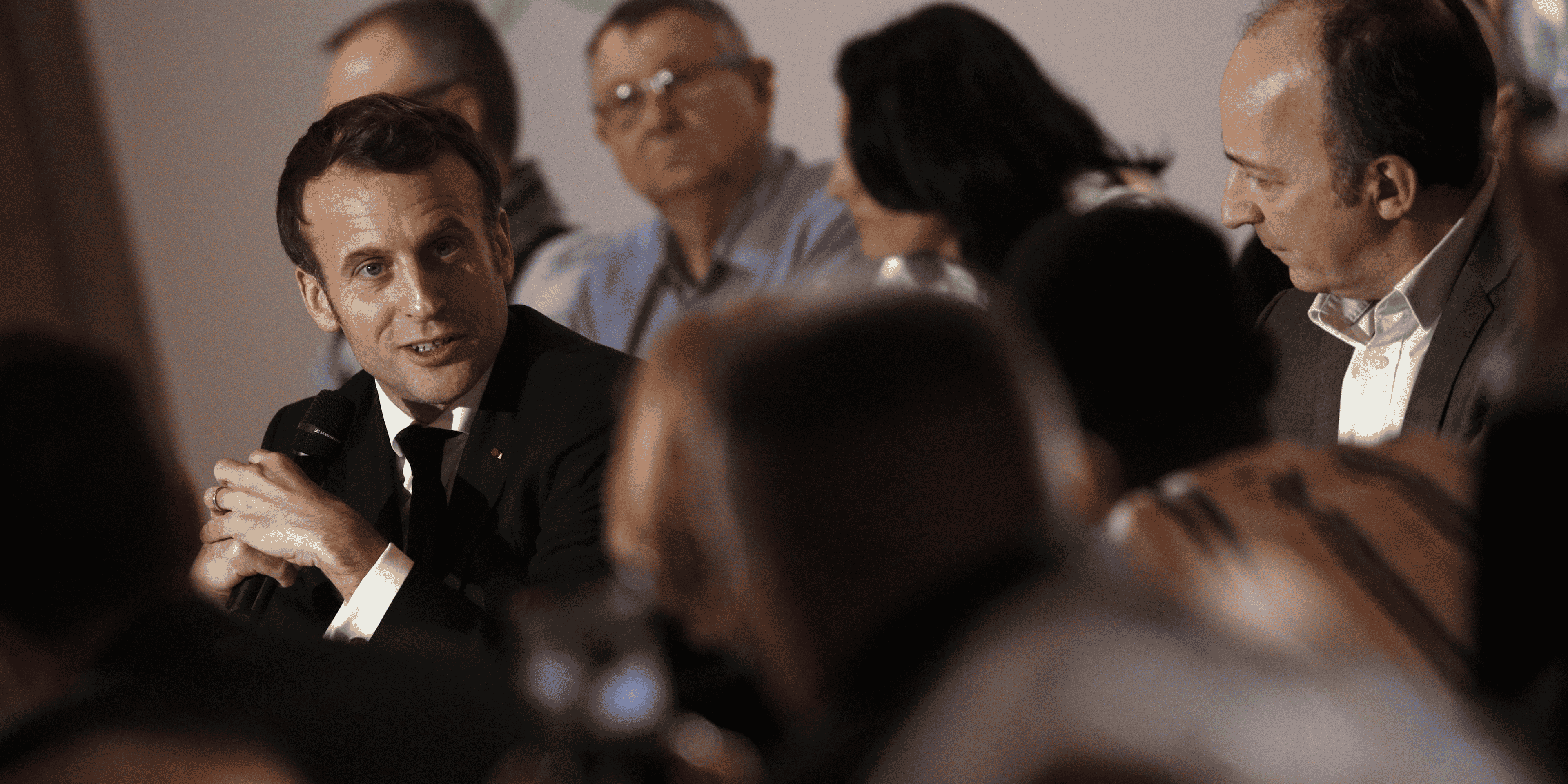 Emmanuel Macron assiste à la Convention citoyenne pour le climat au Conseil économique, social et environnemental (CESE), à Paris, le 10 janvier 2020.