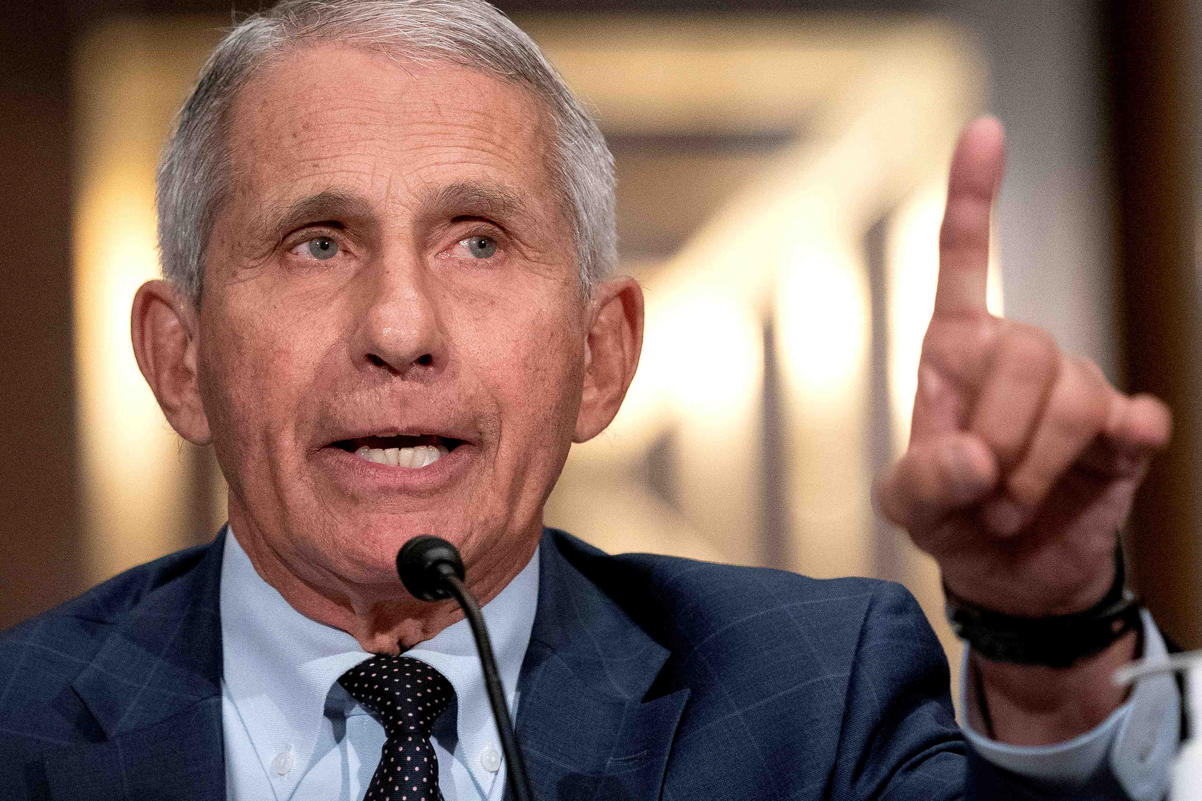 Usa: le covid-19 pourrait etre sous controle debut 2022, dit fauci