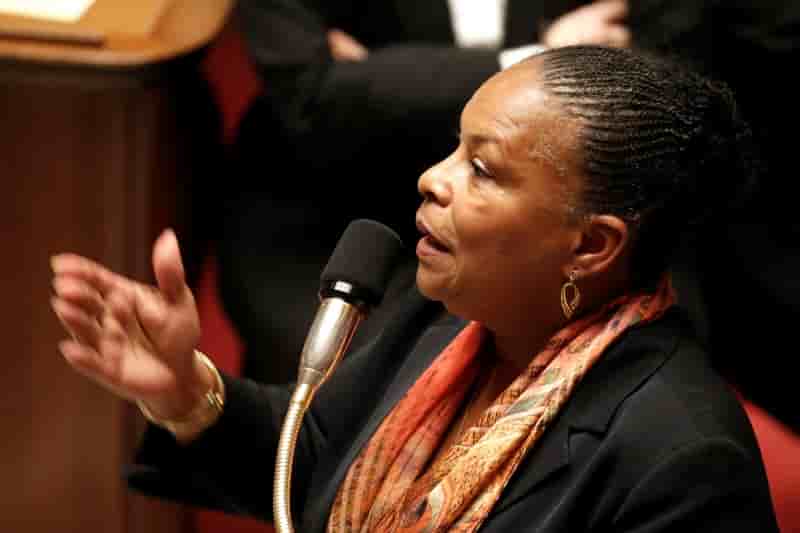 Christiane taubira prend ses distances avec la proposition de peine d'indignite nationale