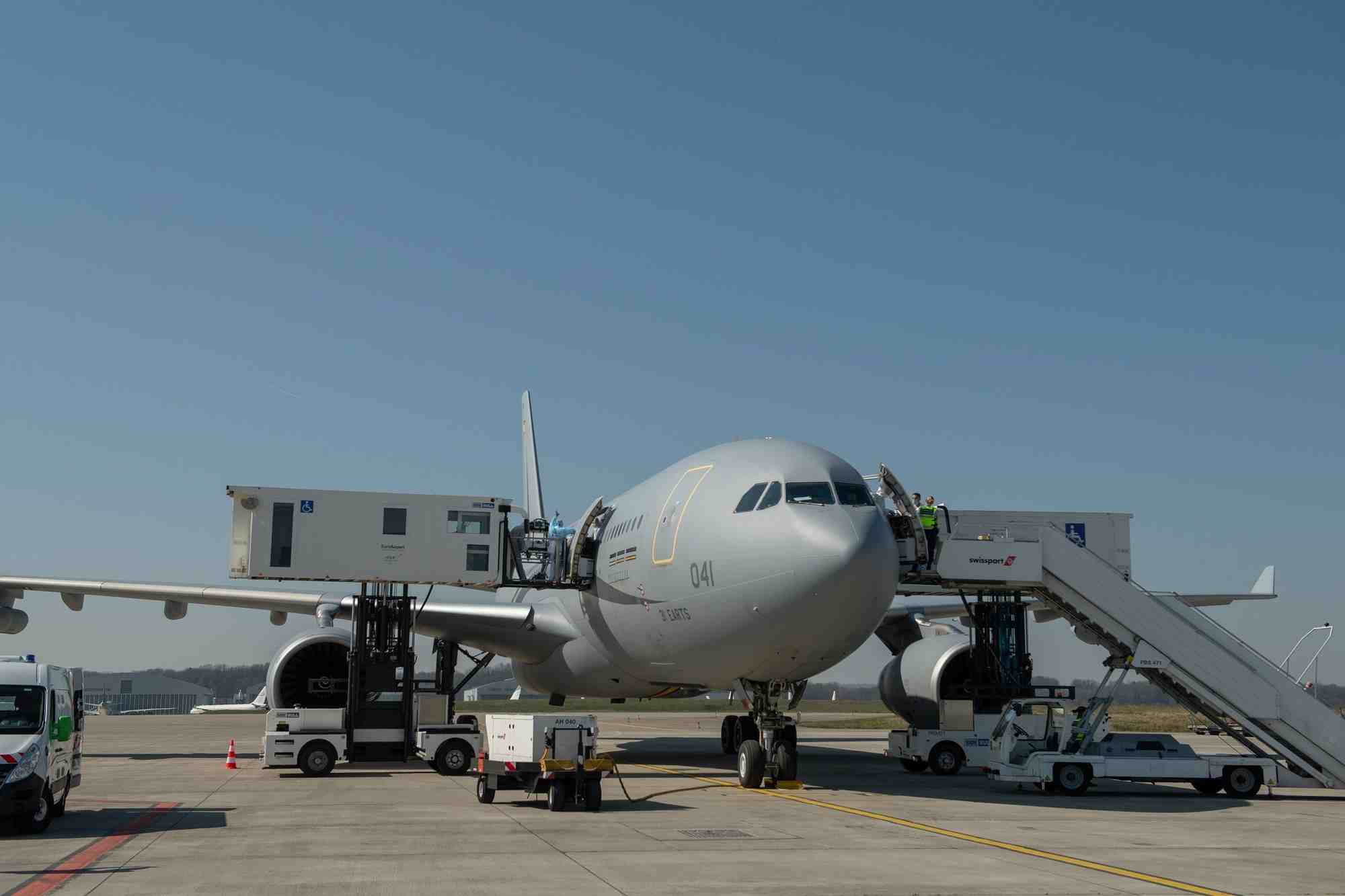 L'A330 MRTT "Phénix" est équipé du module "Morphée", qui permet l'évacuation de blessés de guerre nécessitant une réanimation