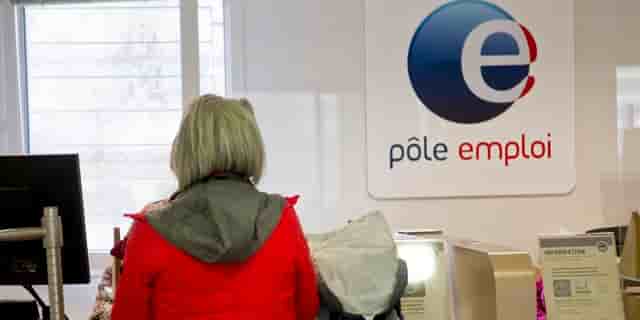 Au total en novembre, 3,035 millions de personnes étaient inscrites en tant que demandeurs d'emploi.