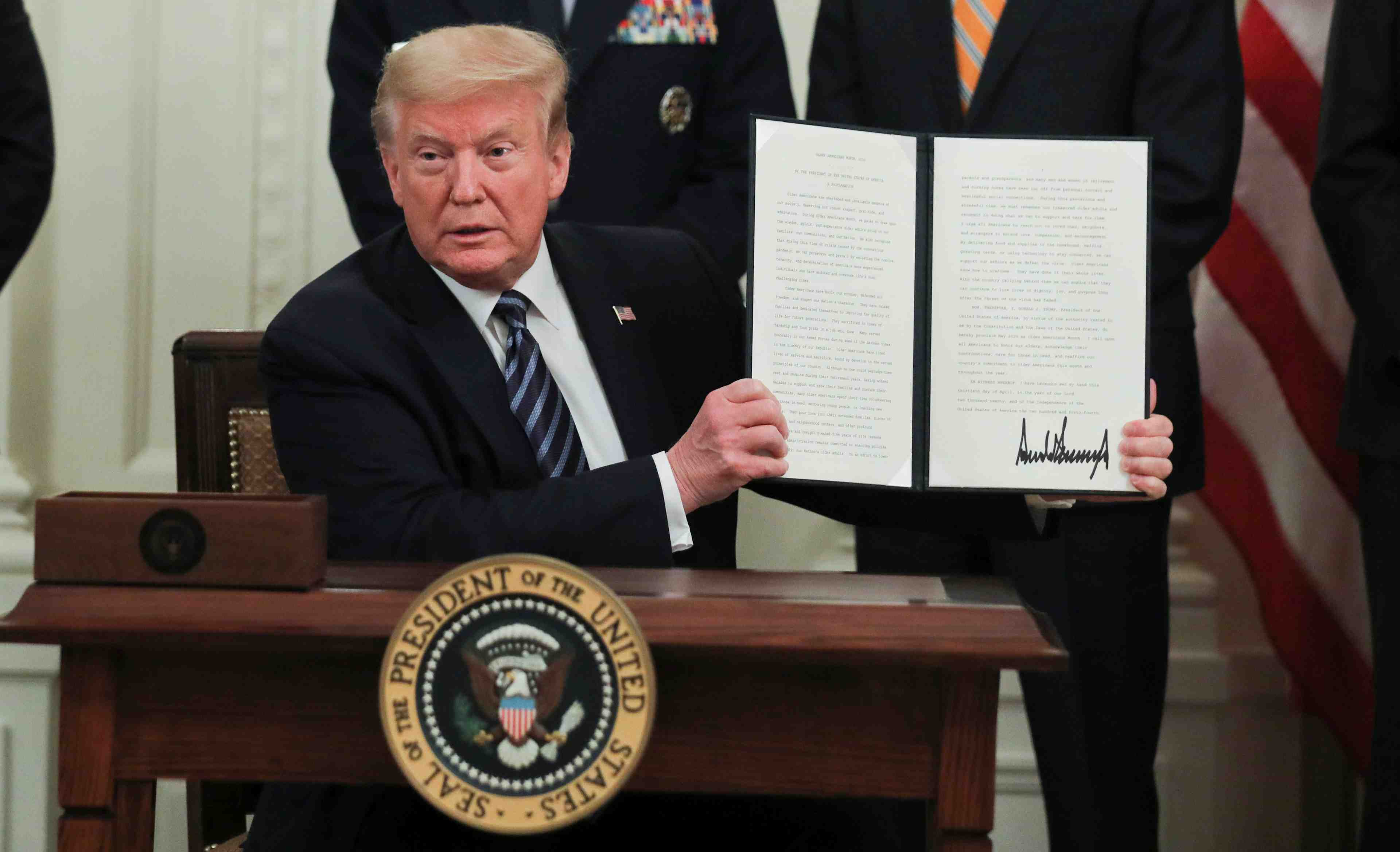 Trump convaincu que le coronavirus emane d'un laboratoire chinois