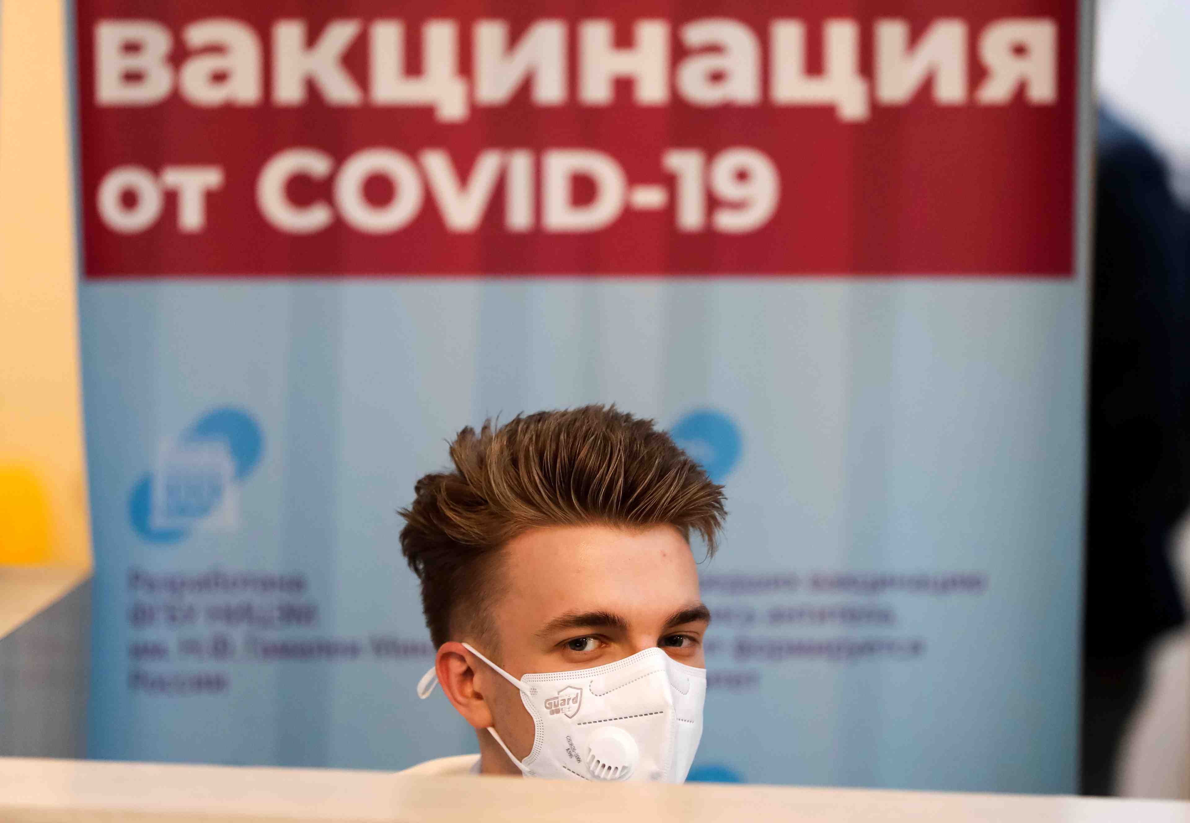 Coronavirus: peu d'option pour travailler pour les russes non vaccines