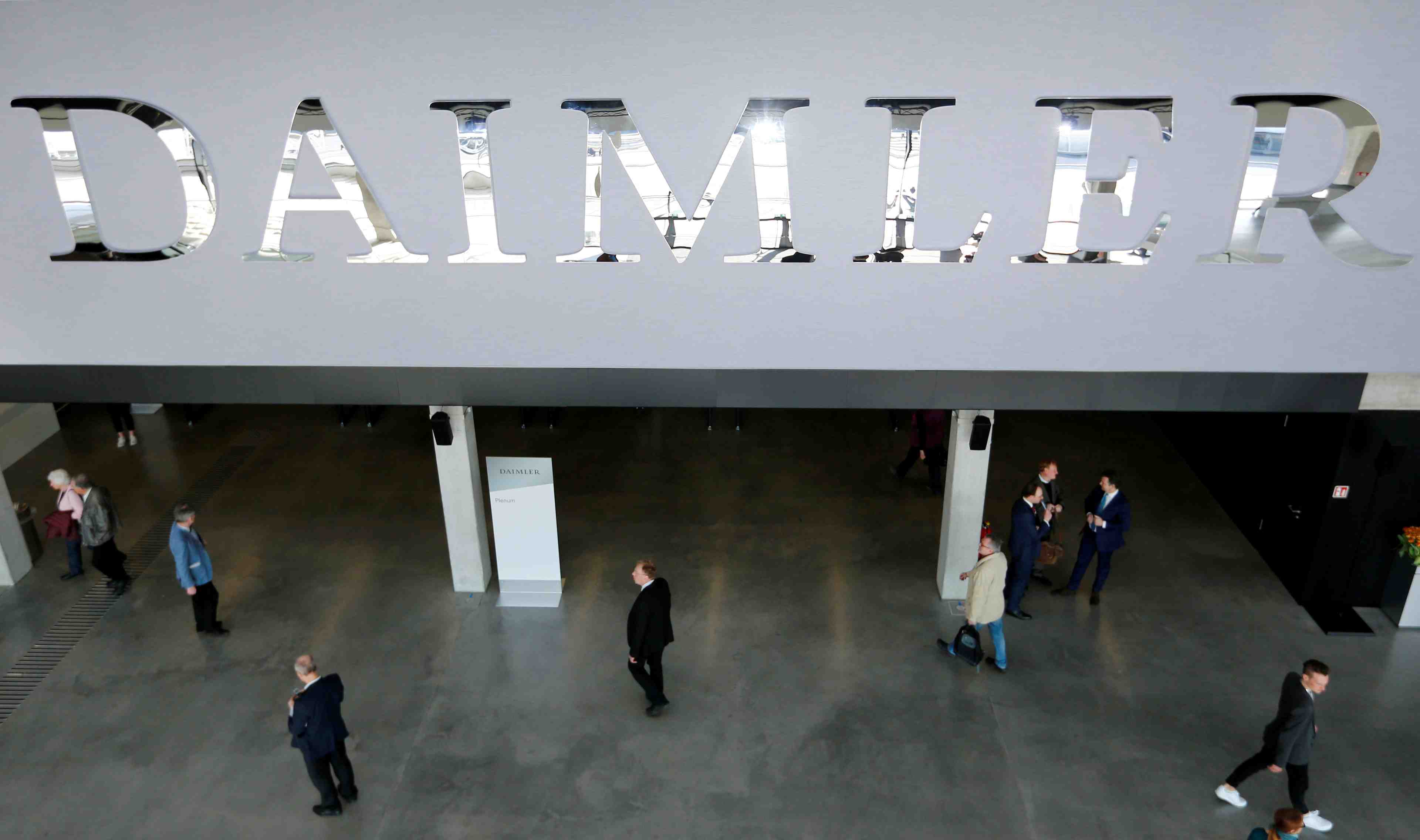 Daimler: benefice trimestriel en hausse malgre la crise des puces
