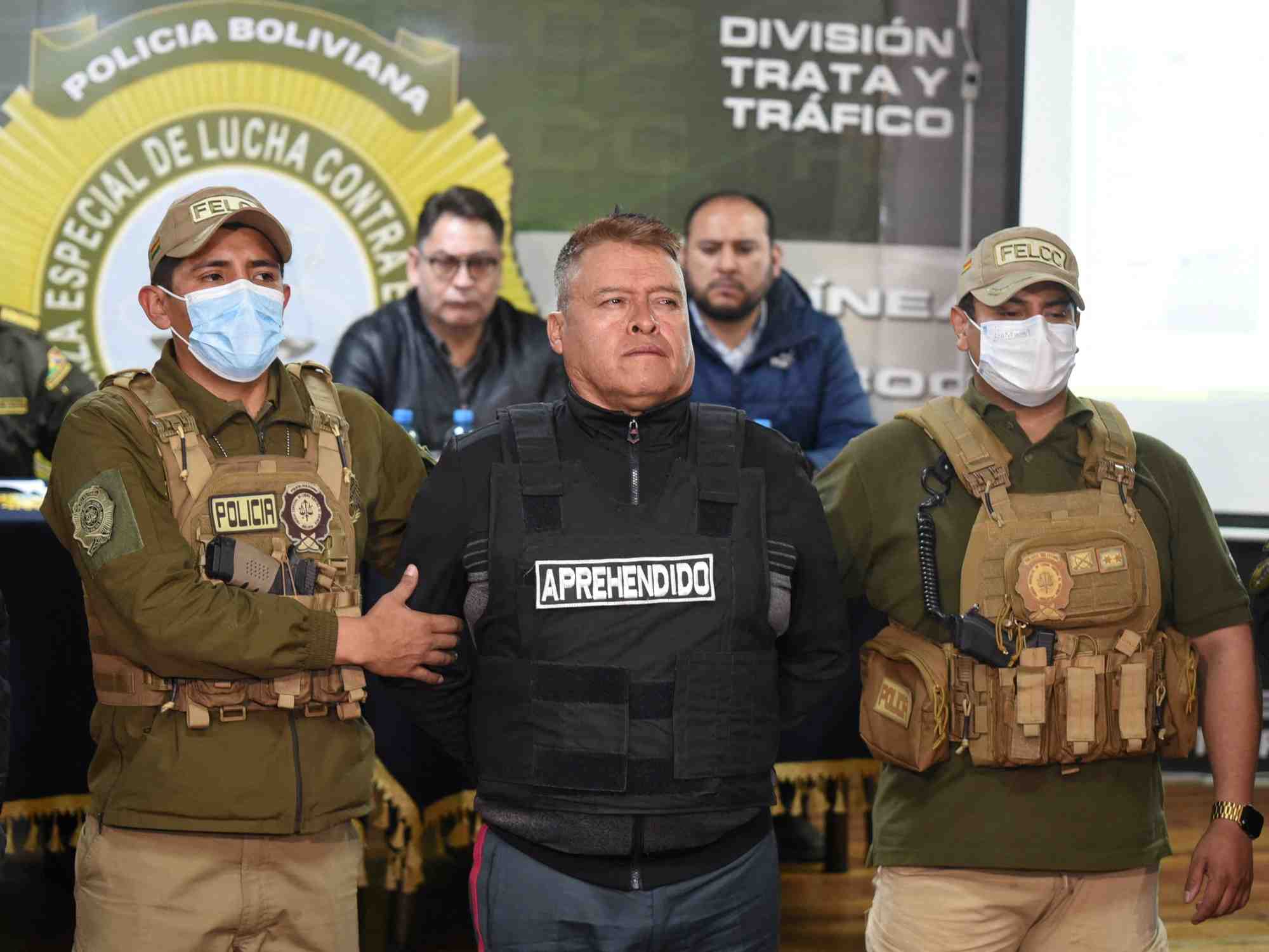 Le general bolivien juan jose zuniga apres son arrestation