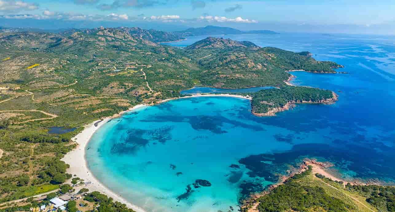 La plage de Rondinara (Corse-du-Sud).