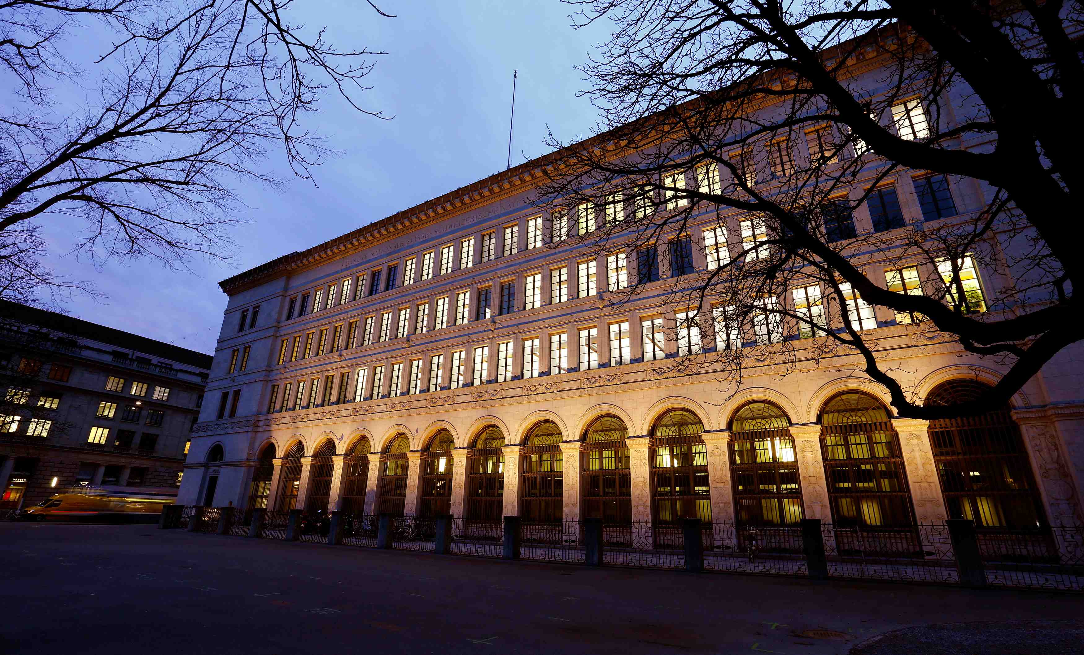 Suisse: la bns reste accommodante face a un franc "eleve"