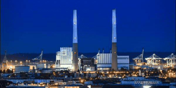 Le plan devrait permettre la création d’un millier d’emplois, soit presque sept fois plus que l’effectif actuel de la centrale.