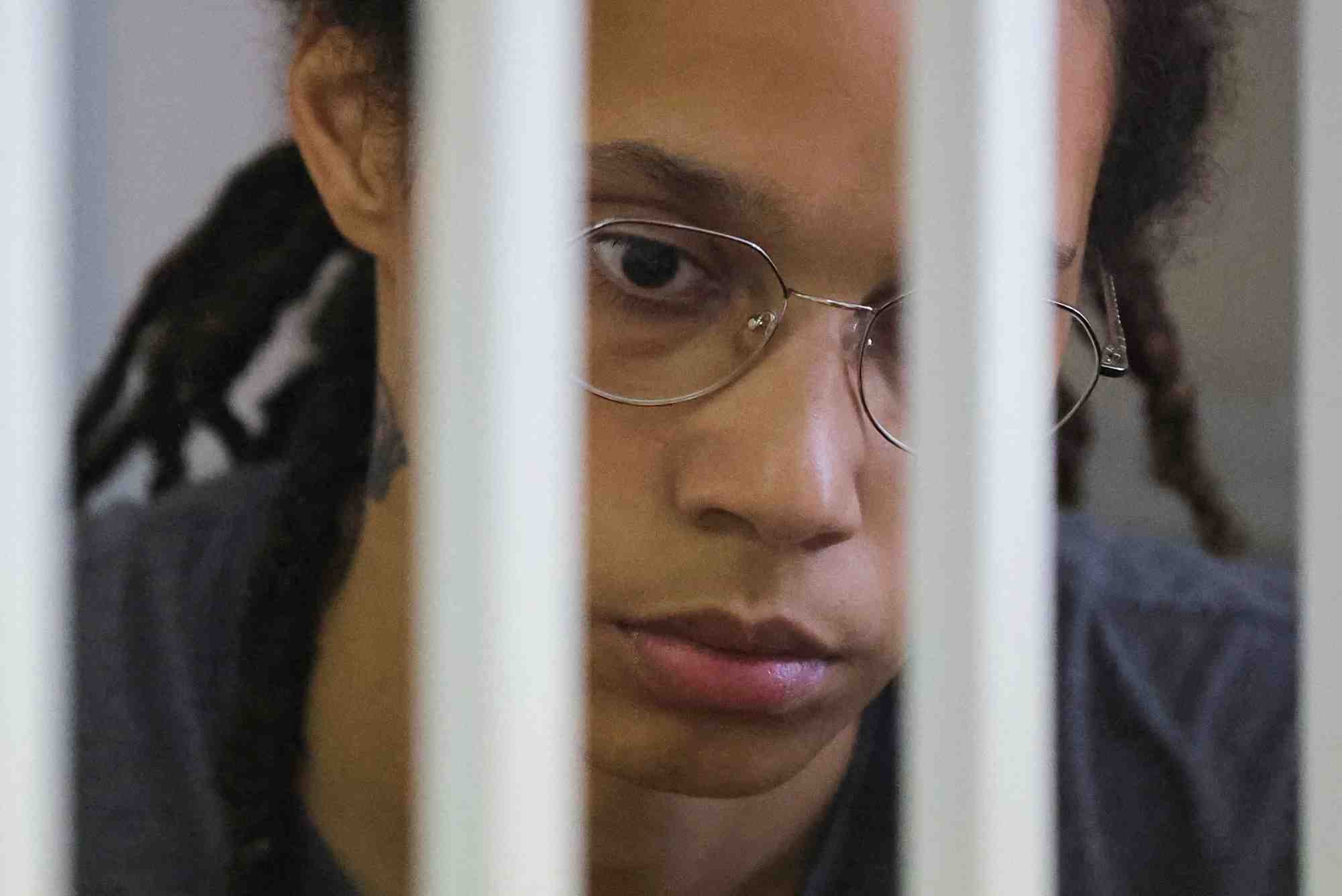 La basketteuse americaine brittney griner attendant le verdict du tribunal de khimki