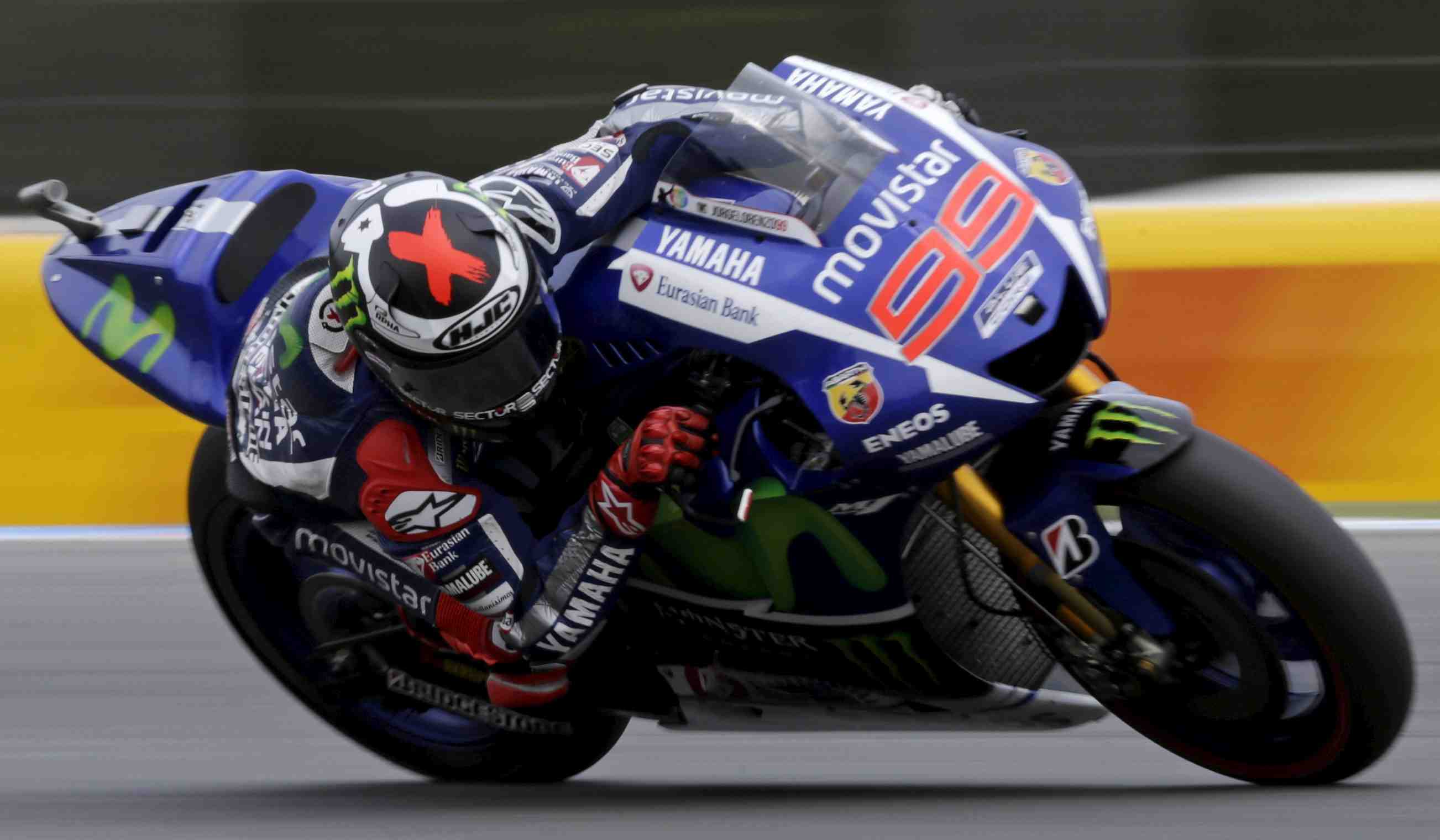 Lorenzo fait coup double