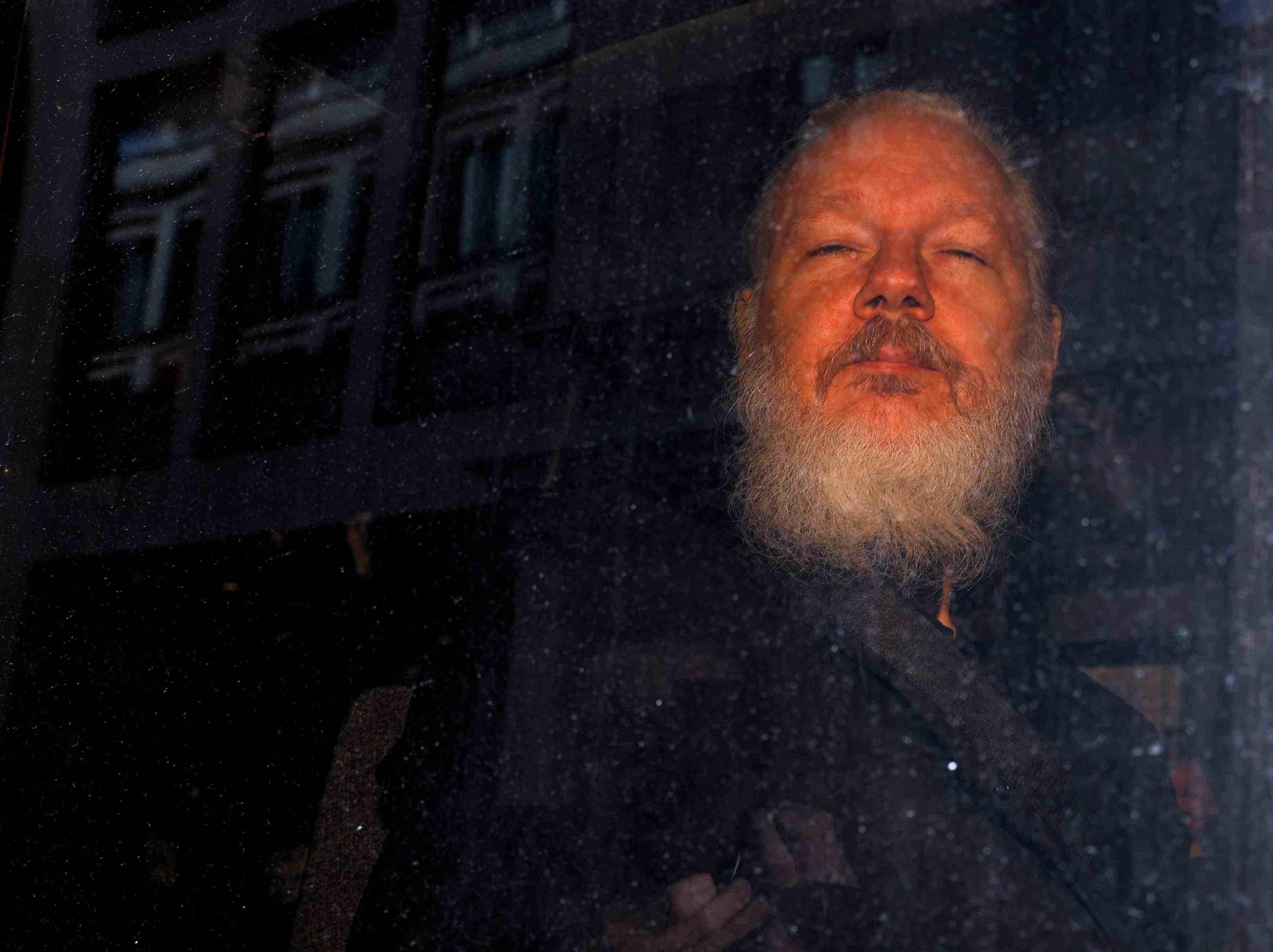 Affaibli, assange ne peut participer a une audience d'extradition