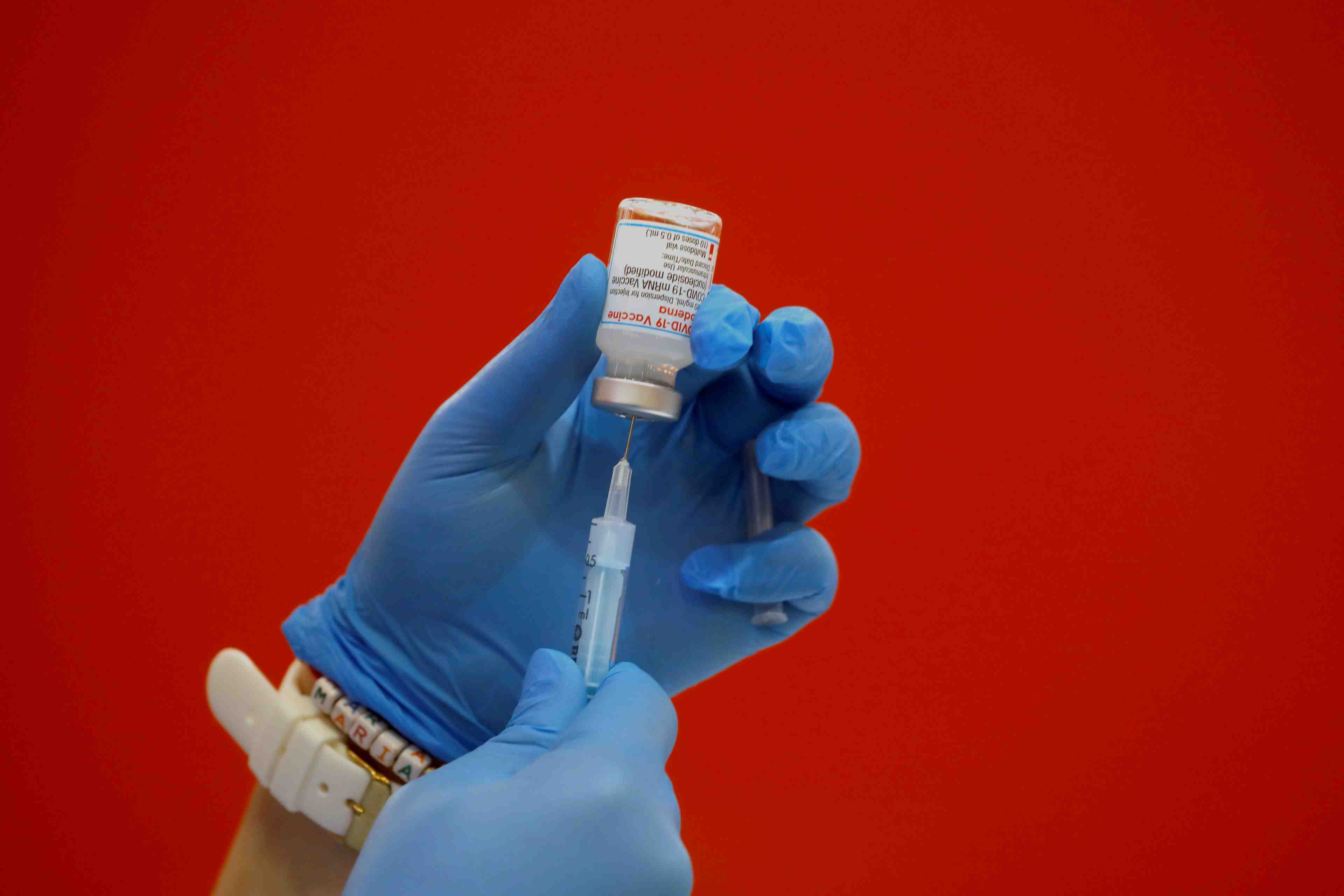 L'ue exerce une option d'achat pour 150 millions de doses supplementaires de vaccins moderna