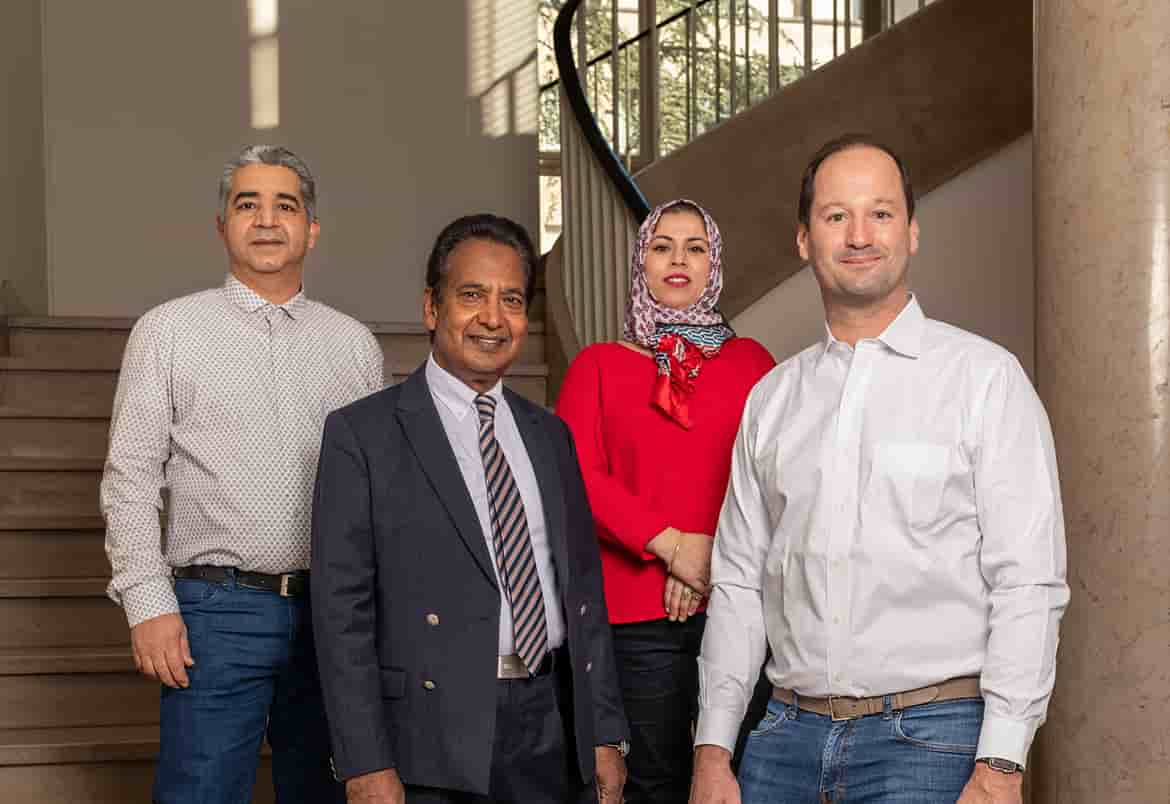Les 4 co-fondateurs (de gauche à droite) : Aziz Hichami, le professeur Naïm Khan, Amira Sayed et Xavier Boidevezi