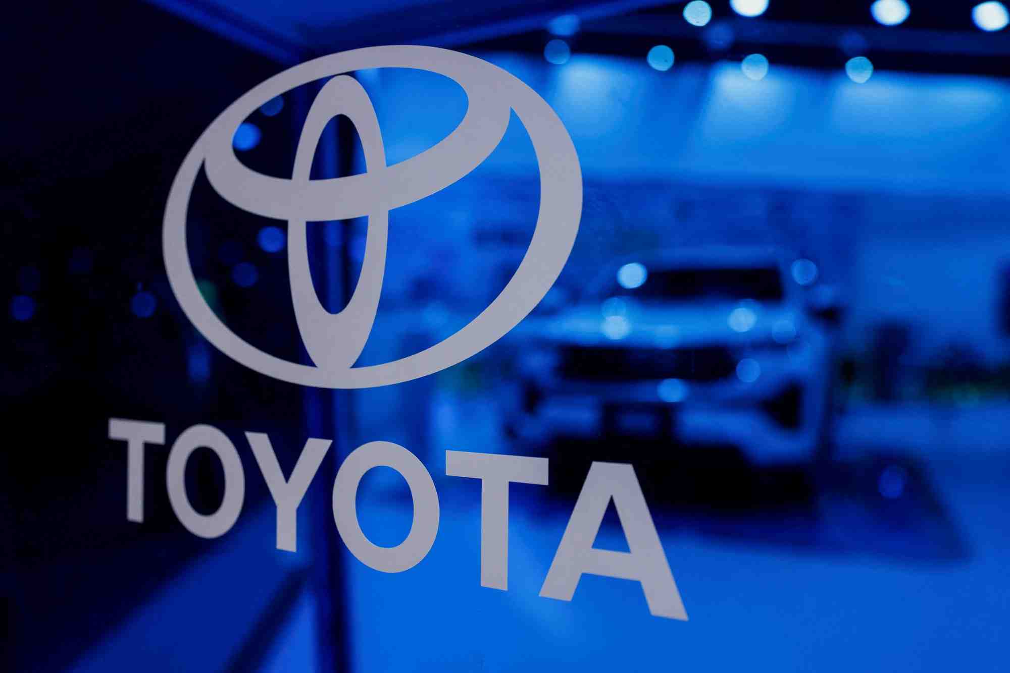 Le groupe s'est conformé à l'injonction du ministère japonais du Transport en suspendant les ventes et livraisons au Japon de ses trois modèles concernés par des fraudes sur des tests de certification.