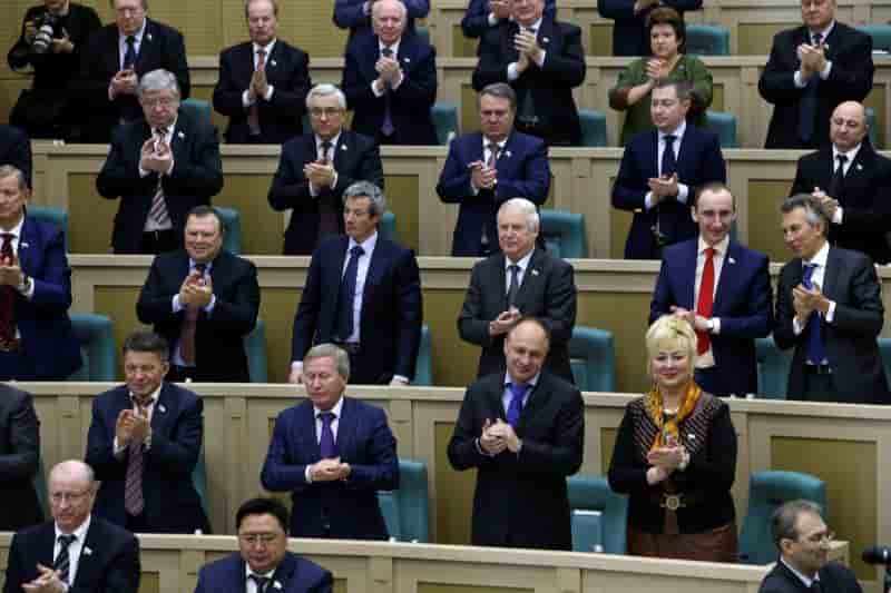 Les élus russes abrogent le droit d'intervenir en Ukraine