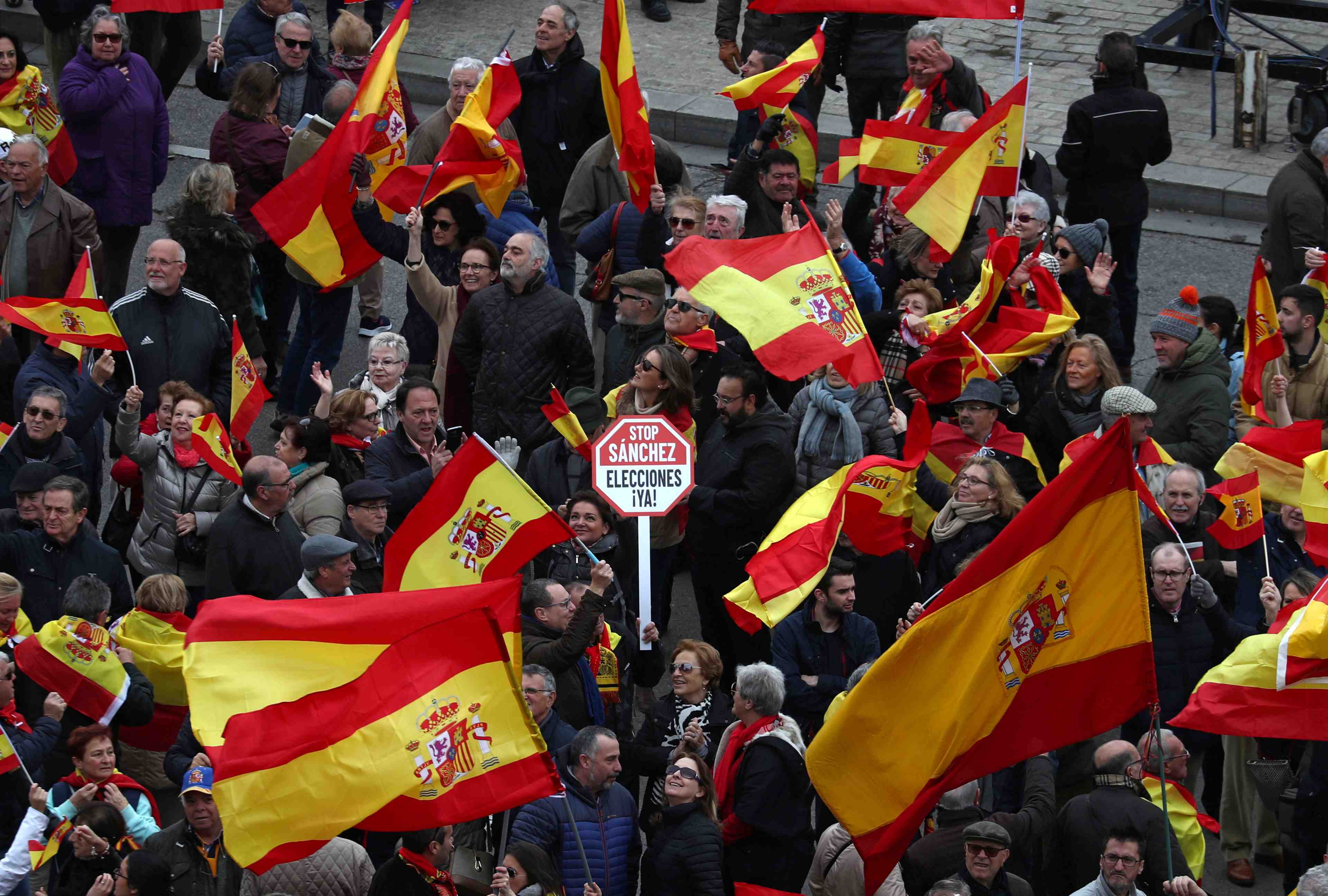Manifestation a madrid contre la main tendue a la catalogne