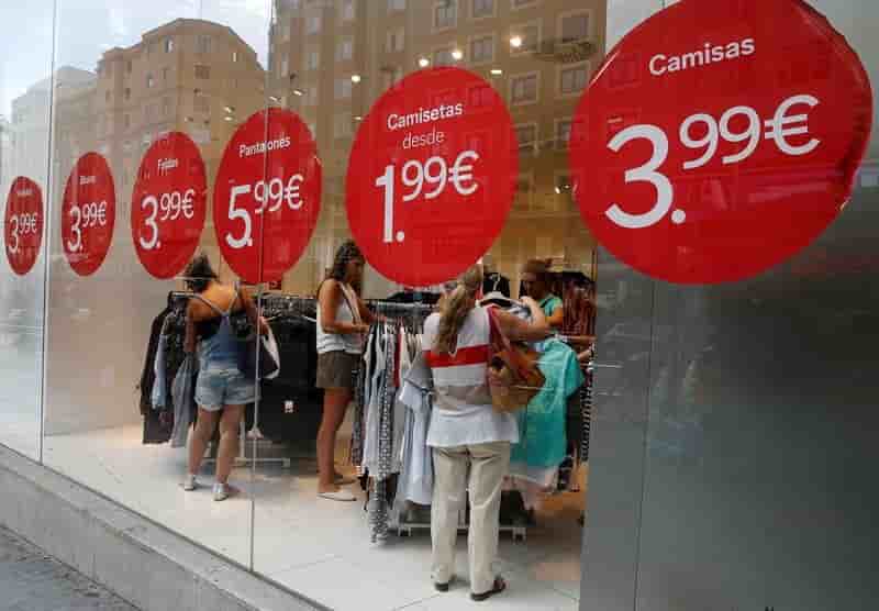 La crise catalane a pese sur la consommation en octobre