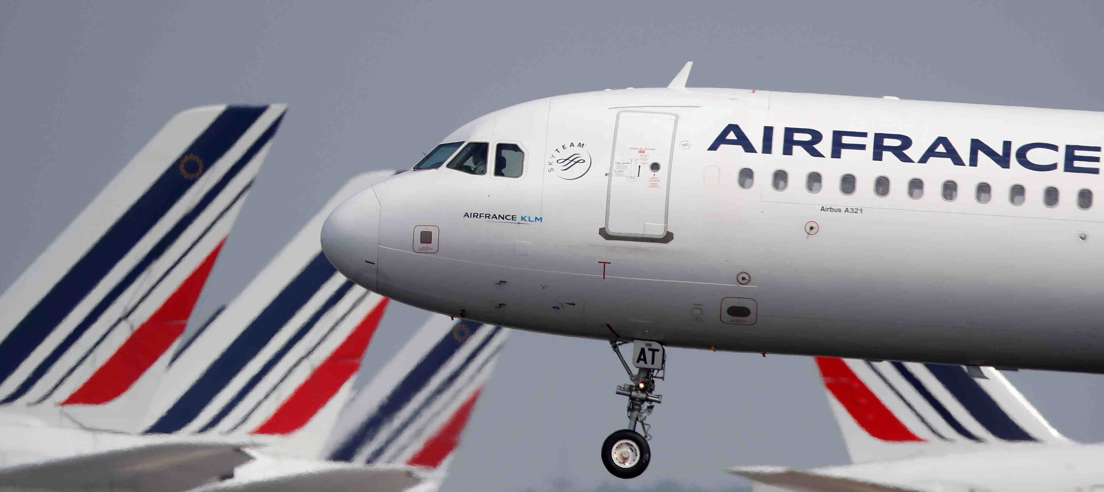 Air france-klm: trafic en baisse de 2,6% en avril a cause des greves
