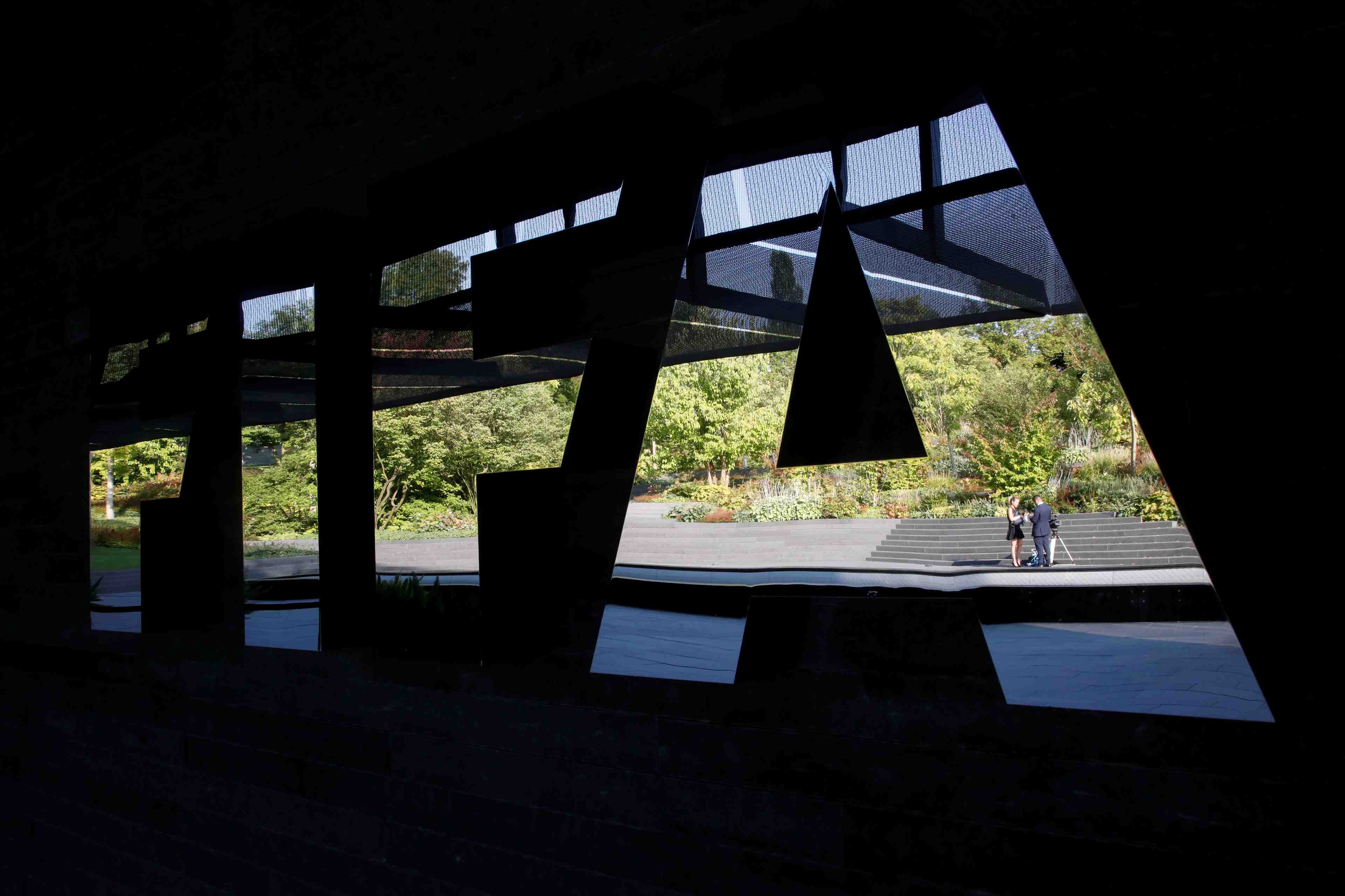 Fifa: jerome valcke et le president du psg inculpes en suisse