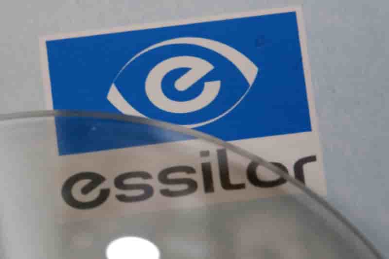 La ce promet un examen attentif de la fusion essilor-luxottica