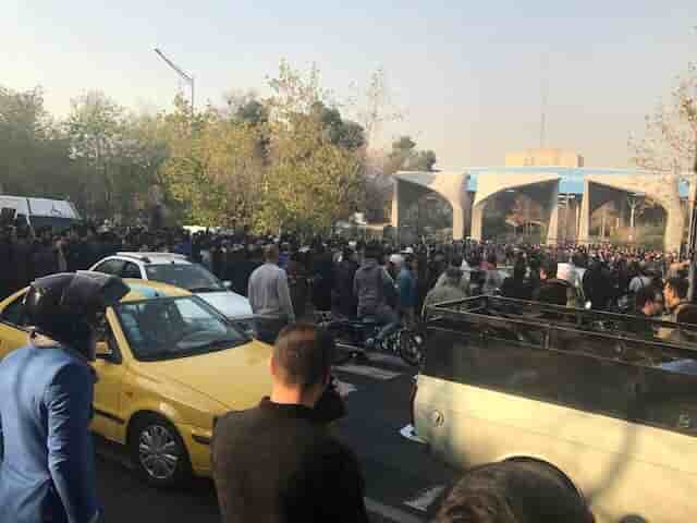 Iran: 300 personnes arretees en decembre toujours en prison