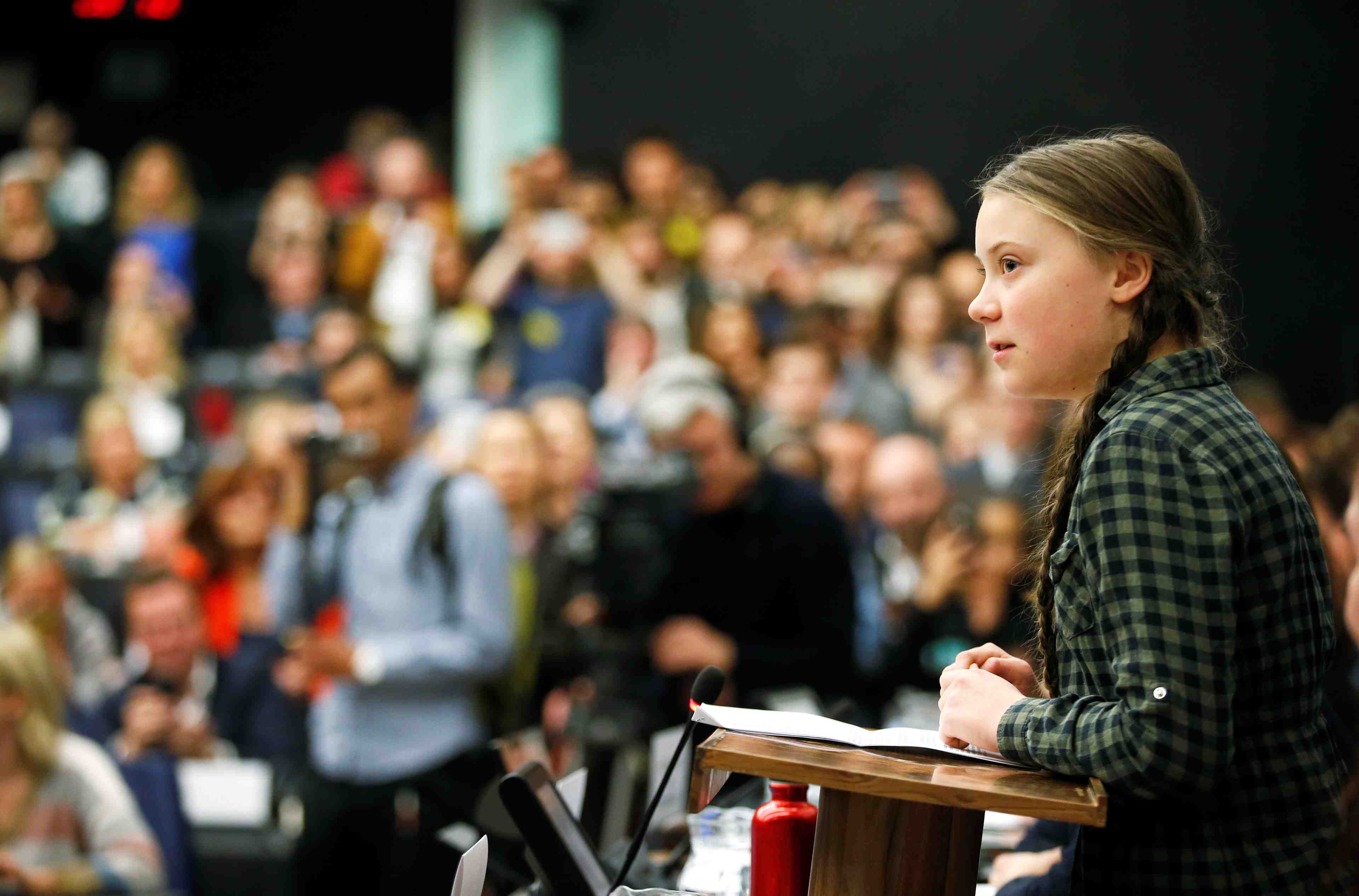 Notre-dame, metaphore de la planete pour greta thunberg