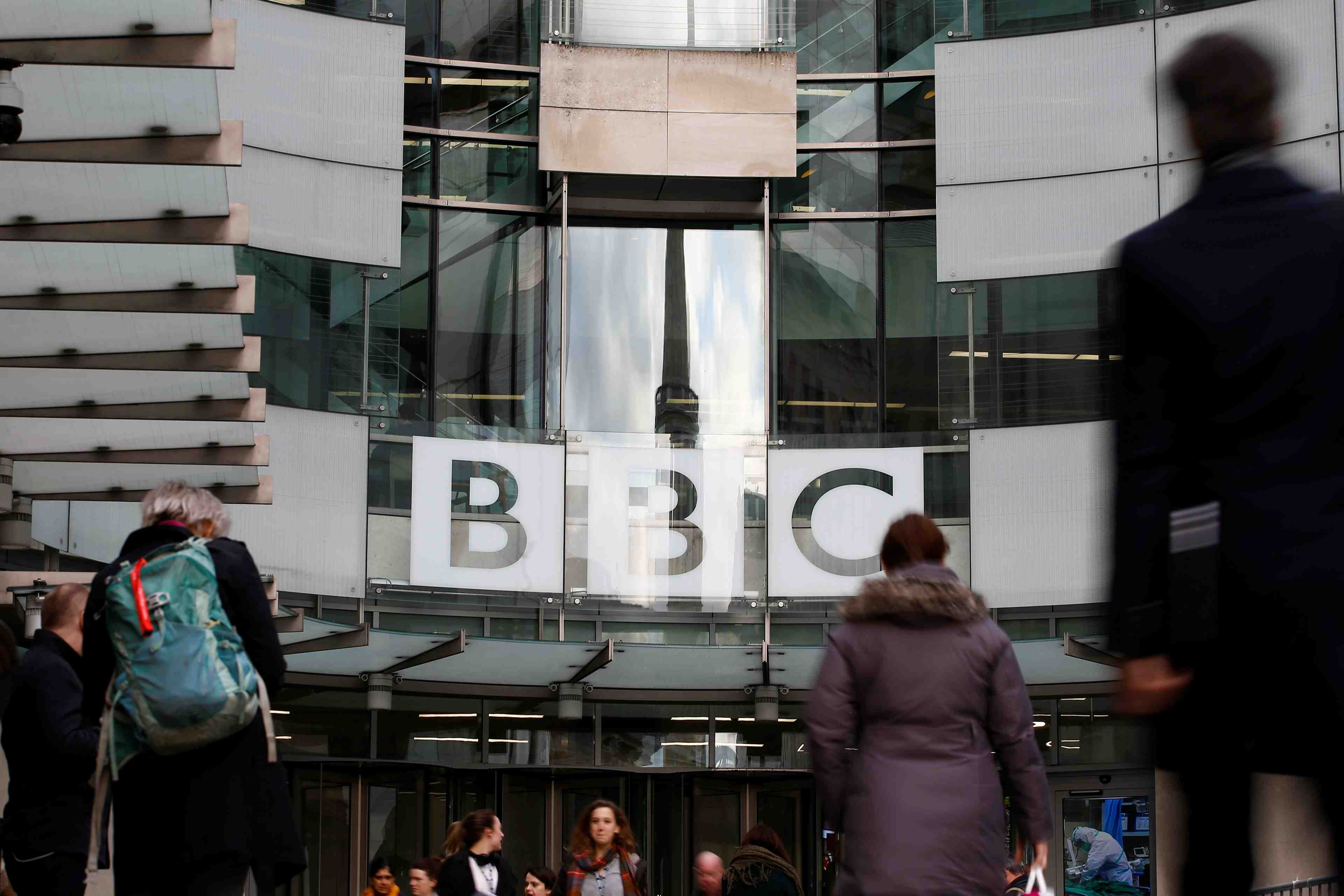 Plaintes a la bbc pour couverture excessive du deces de philip
